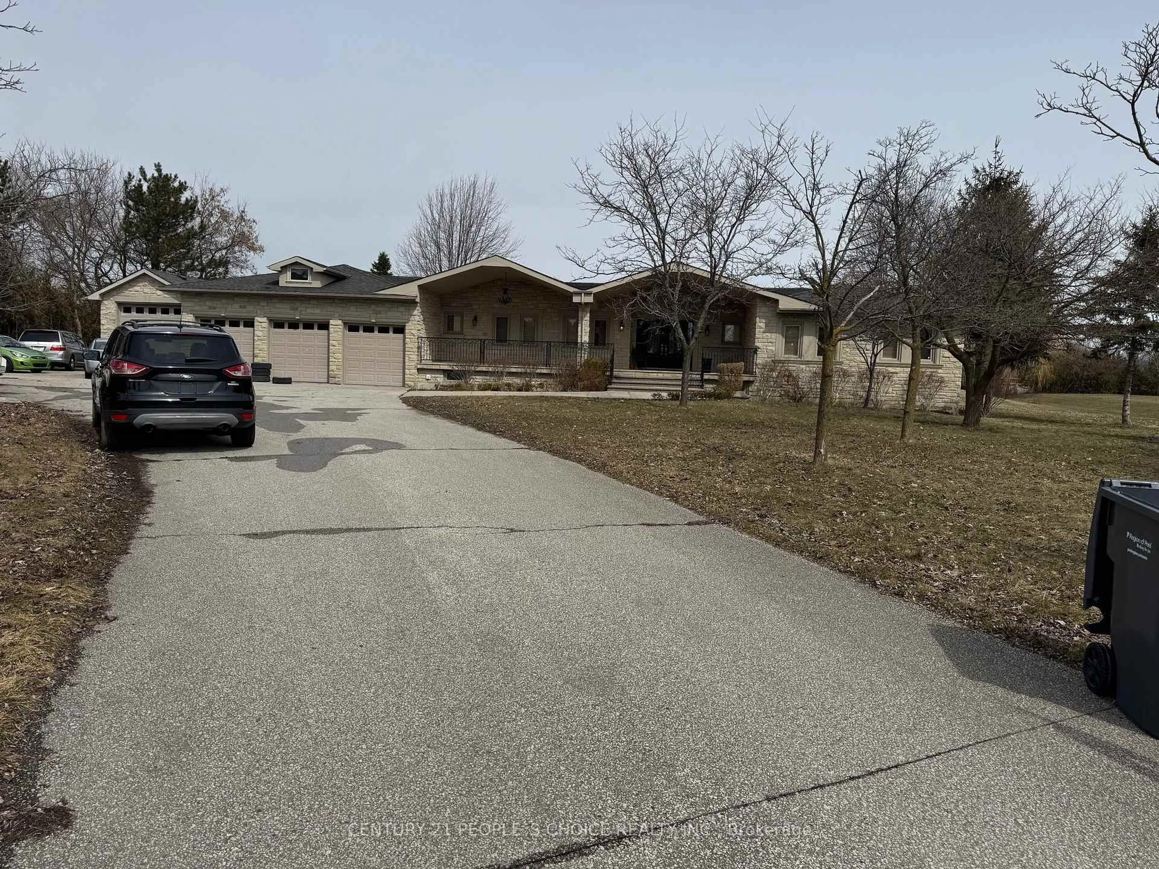 A pic from outside/outdoor area/front of a property/back of a property/a pic from drone, street for 32 Michelangelo Blvd, Brampton Ontario L6P 0H3