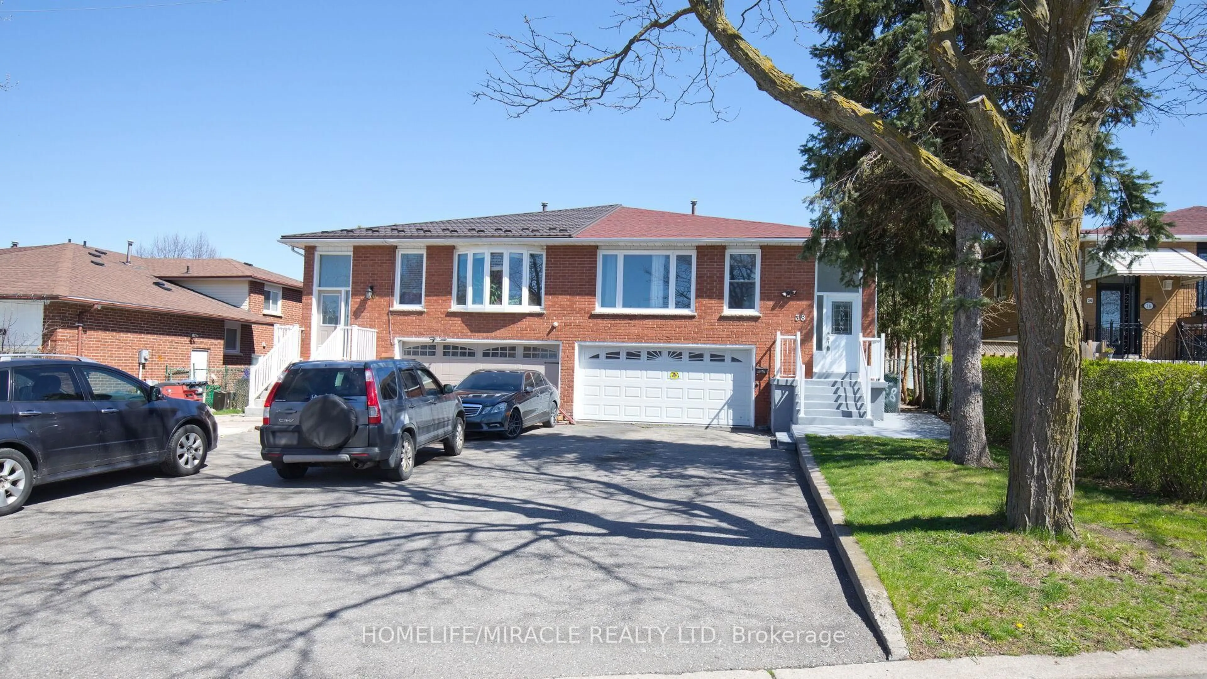 Home with brick exterior material, street for 38 Medici Pl, Brampton Ontario L6S 3C6