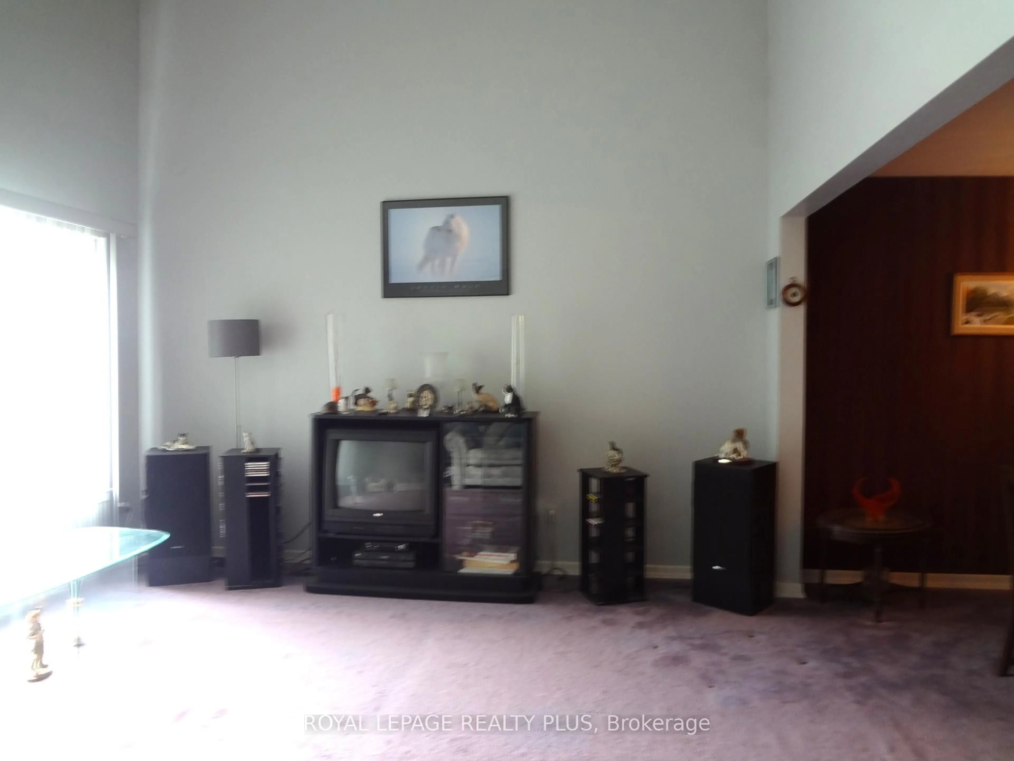 A pic of a room for 4170 Treetop Cres, Mississauga Ontario L5L 2L9