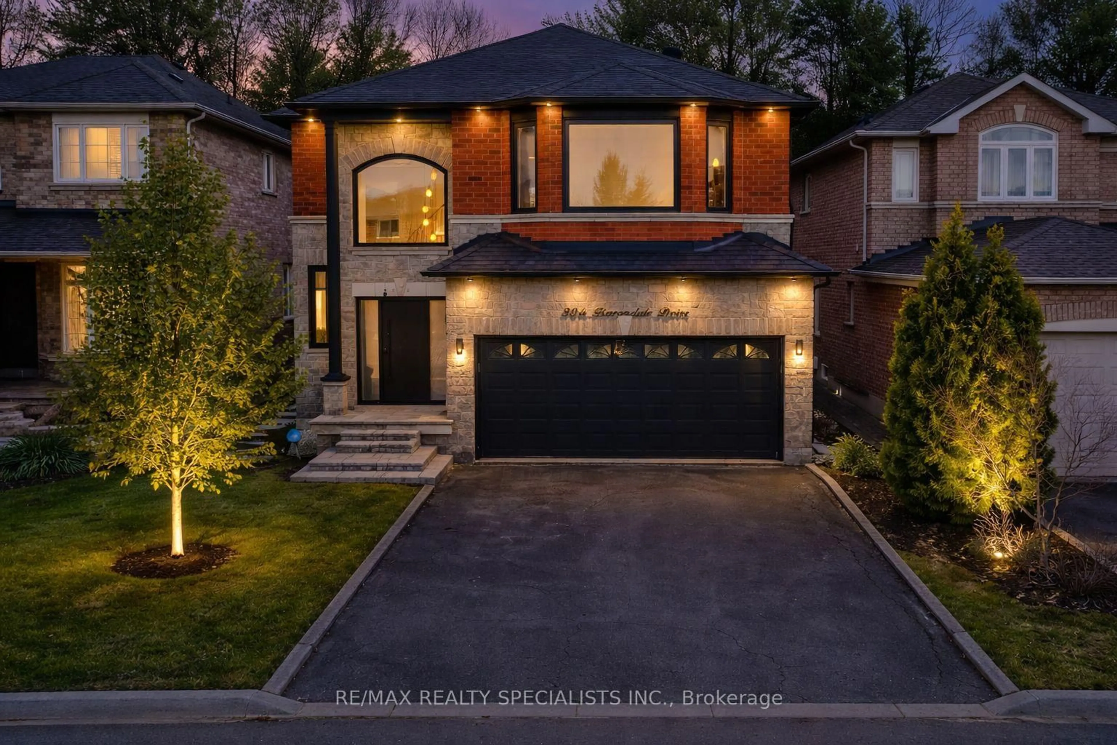 Home with brick exterior material, street for 304 Barondale Dr, Mississauga Ontario L4Z 3T7