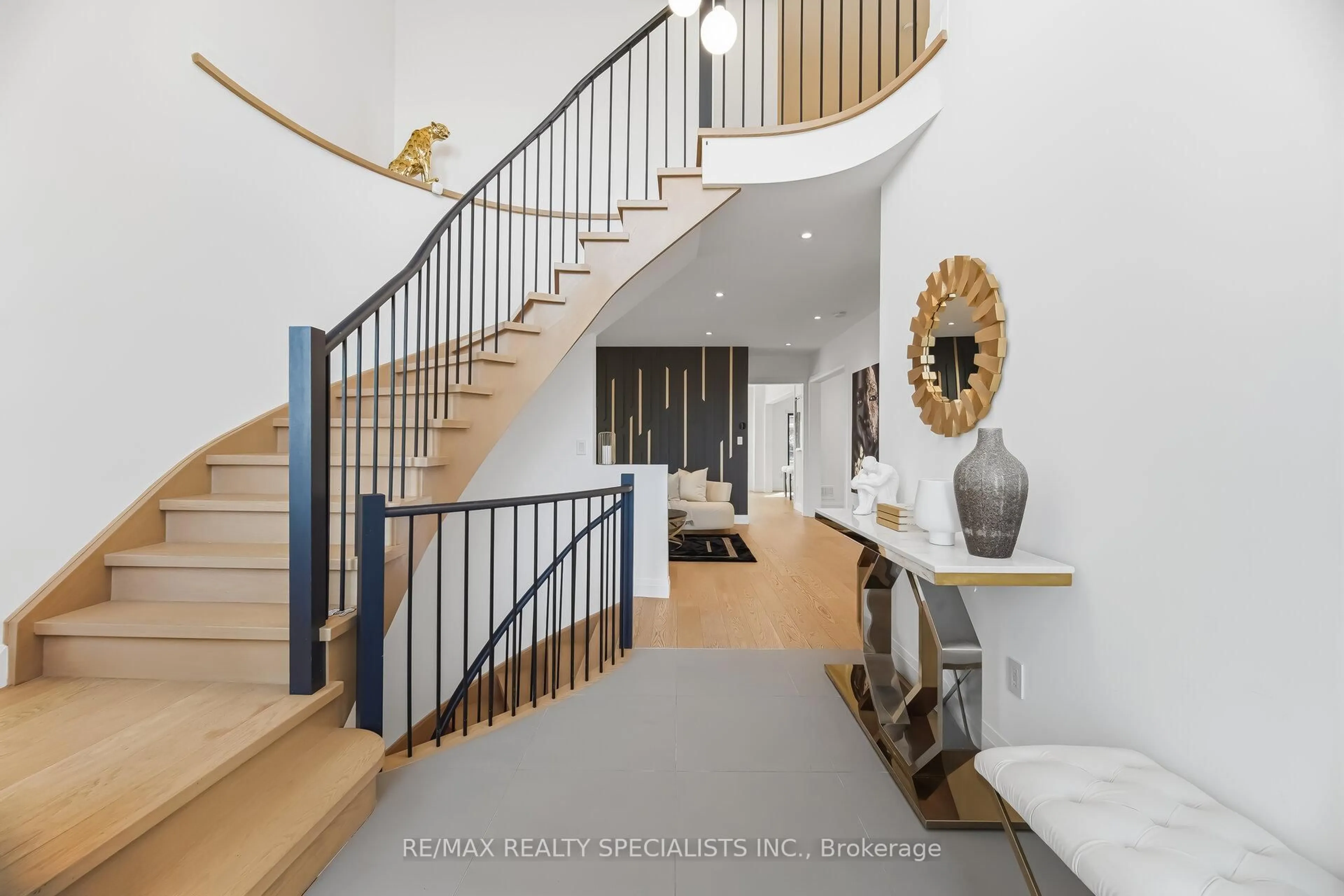 Unknown for 304 Barondale Dr, Mississauga Ontario L4Z 3T7