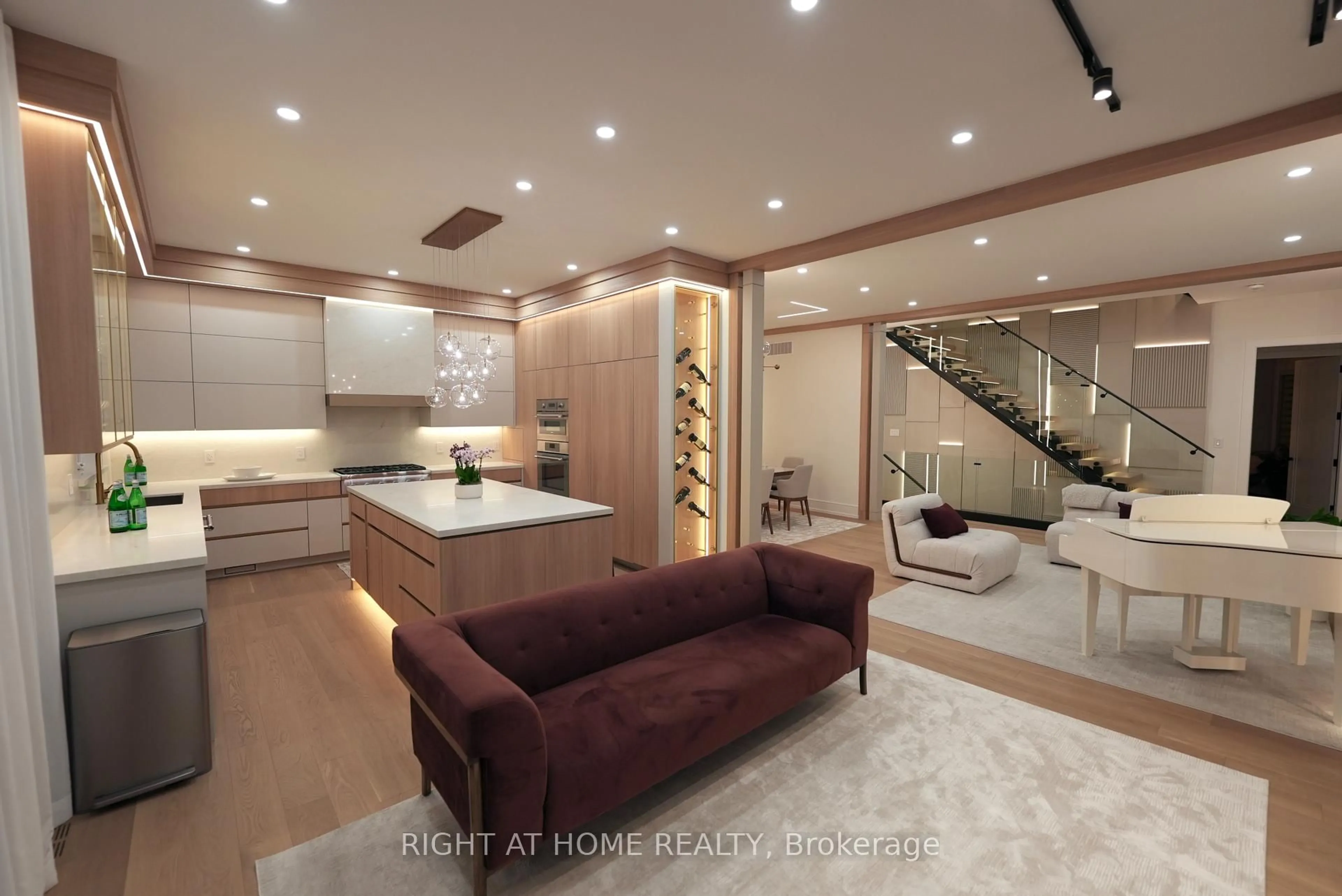 Open concept kitchen, unknown for 33 Thorndale Ave, Toronto Ontario M8X 1W8