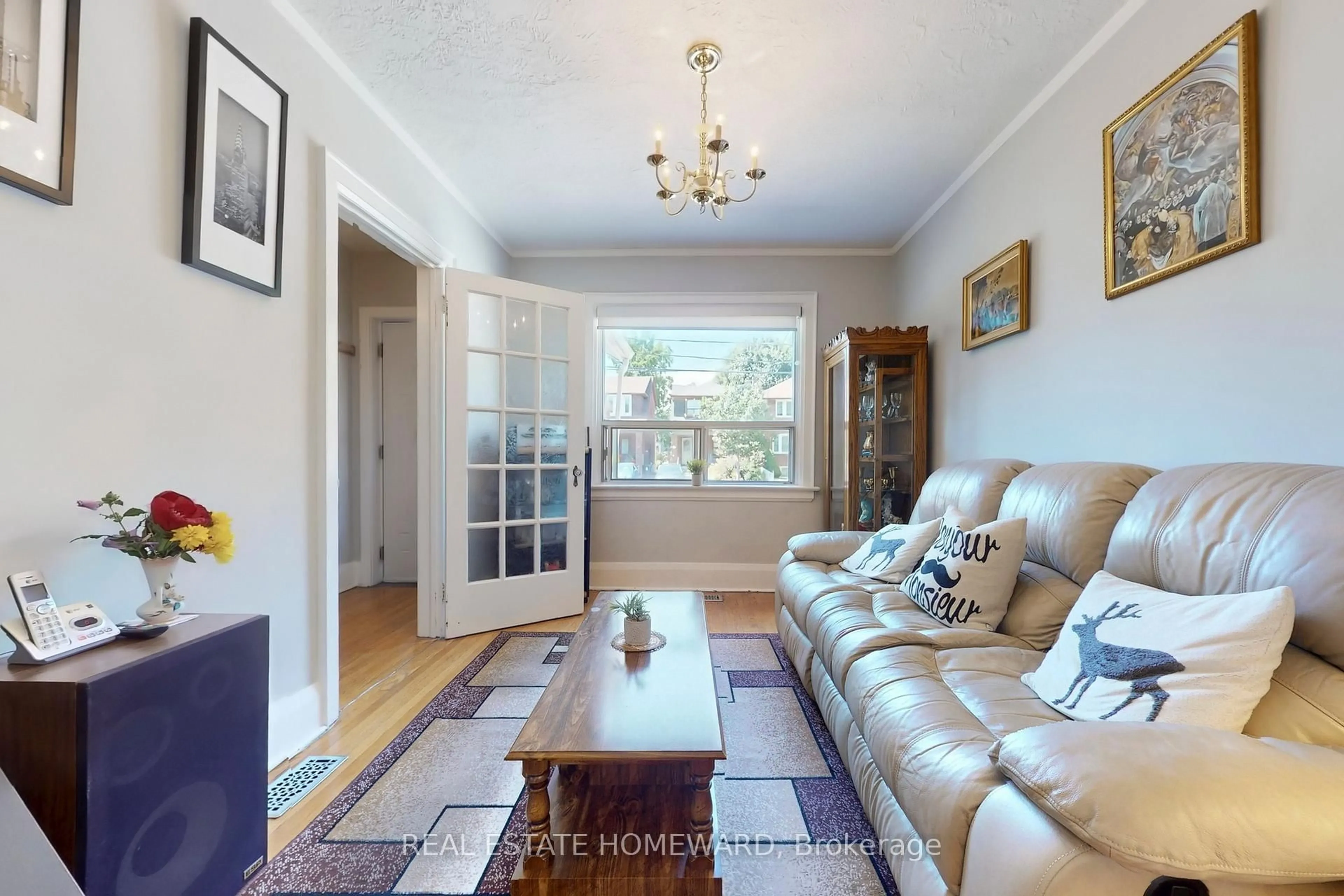 Living room with furniture, unknown for 87 Guestville Ave, Toronto Ontario M6N 4N5