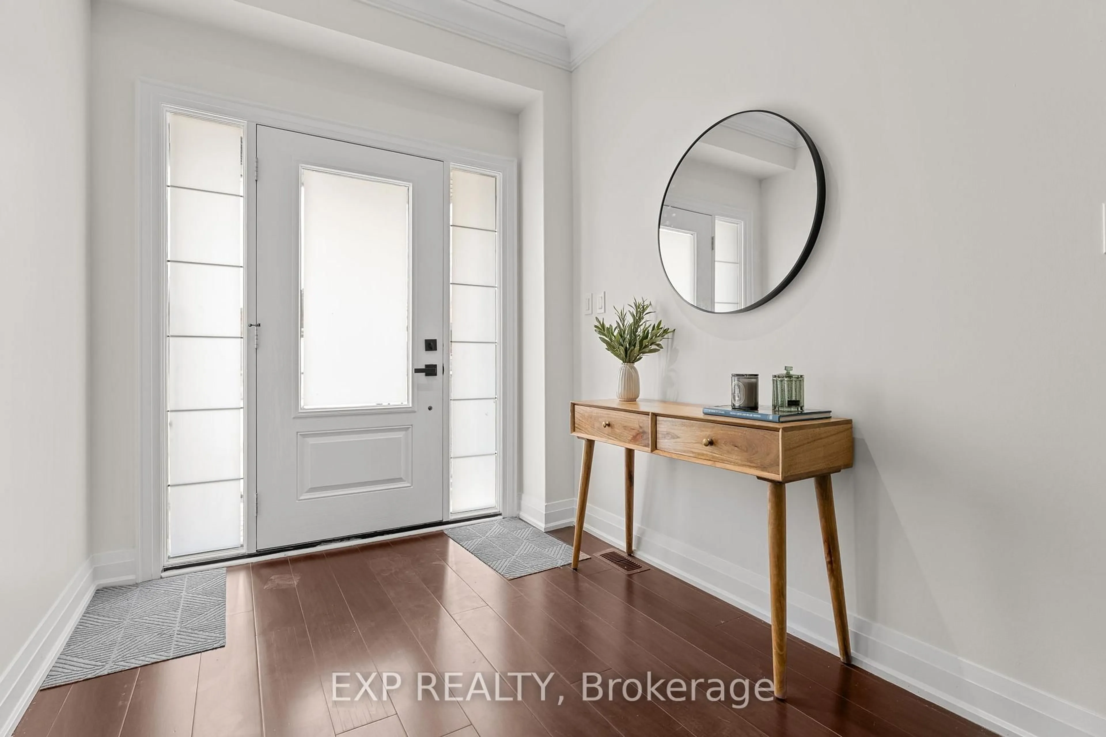 Indoor entryway for 17 Harrison Ave, Mississauga Ontario L5H 2W8