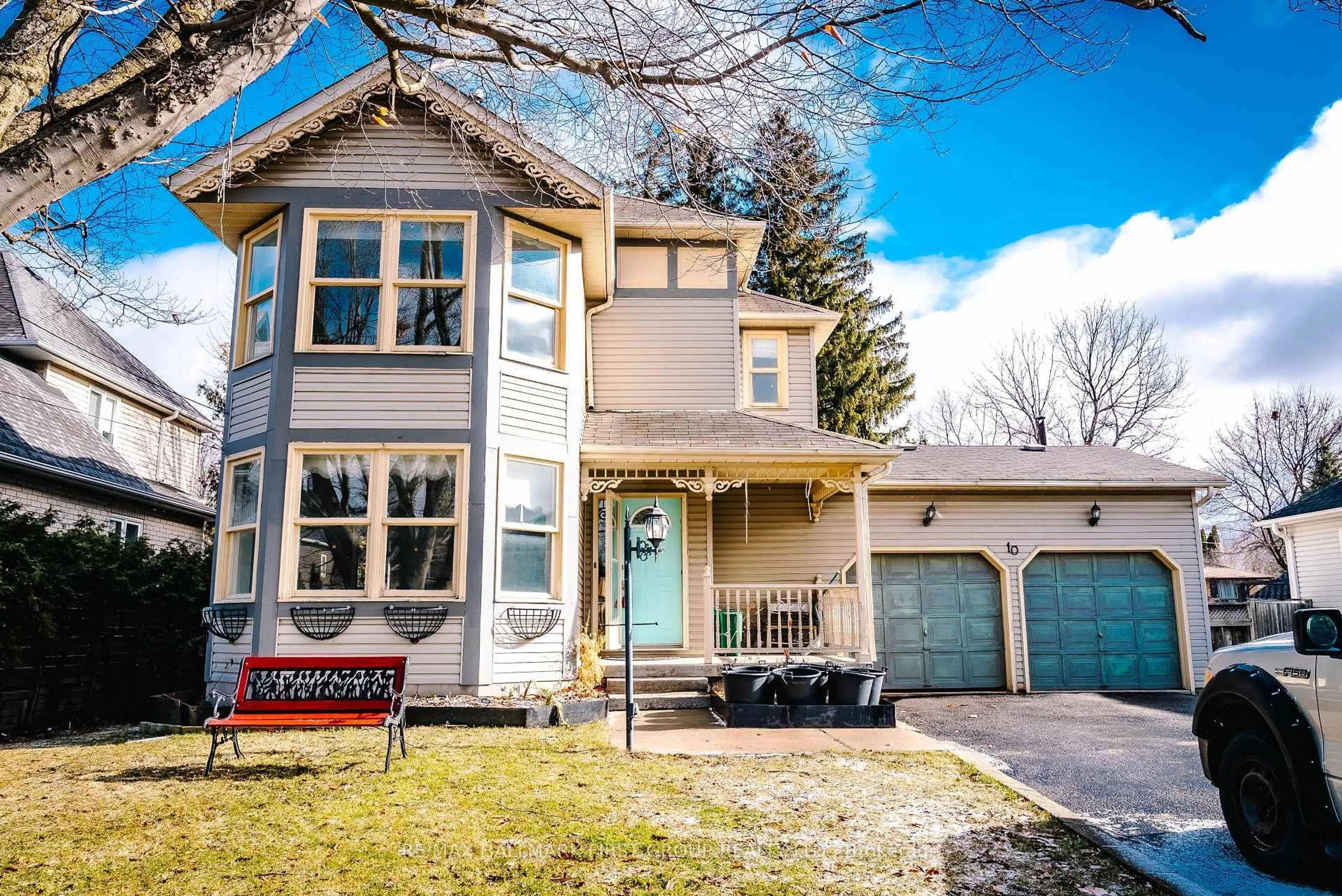 Home with vinyl exterior material, street for 10 Ontario St, Halton Hills Ontario L7G 3K6