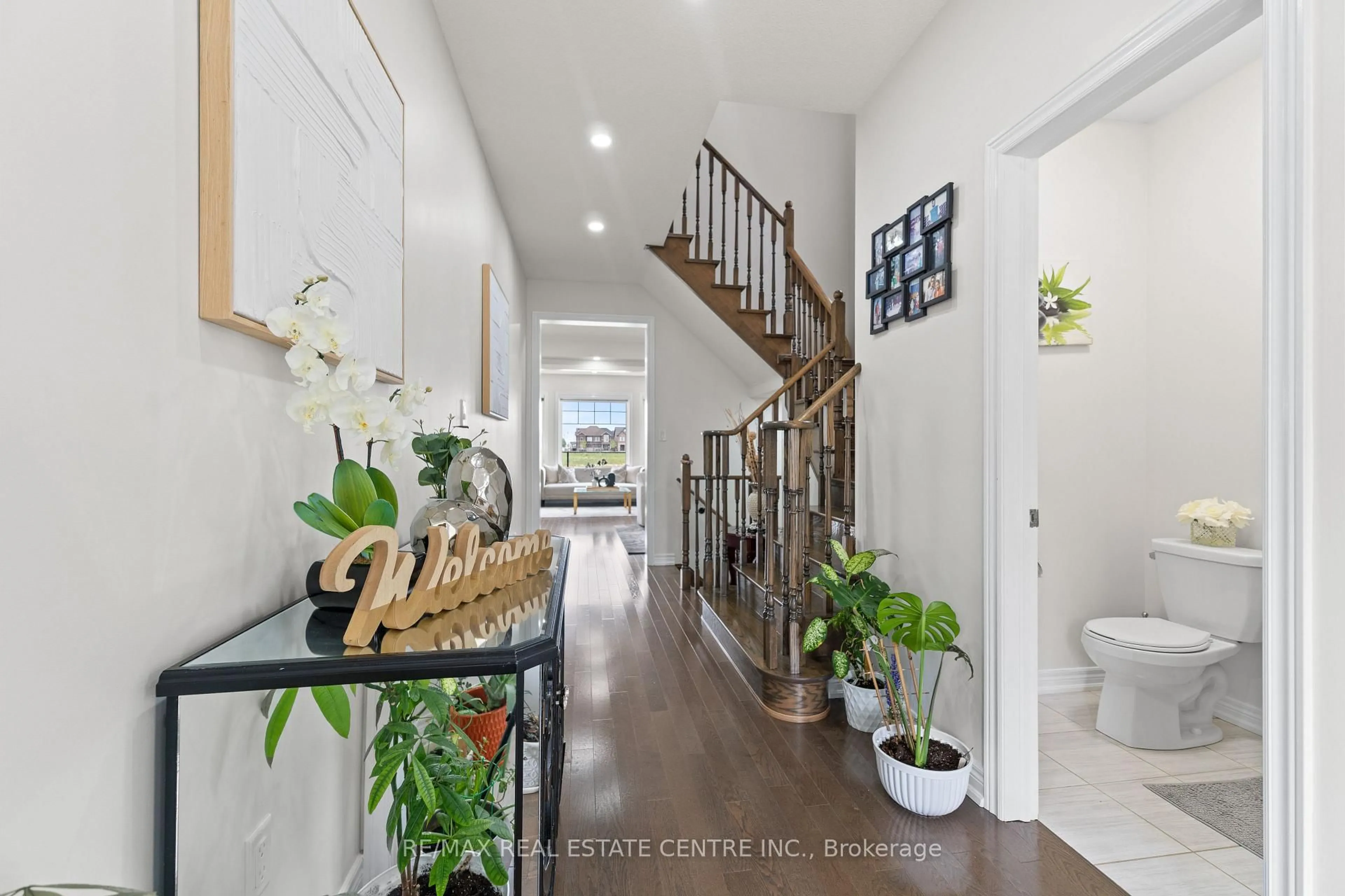 Indoor entryway for 8 Oconnor Cres, Brampton Ontario L7A 5A6