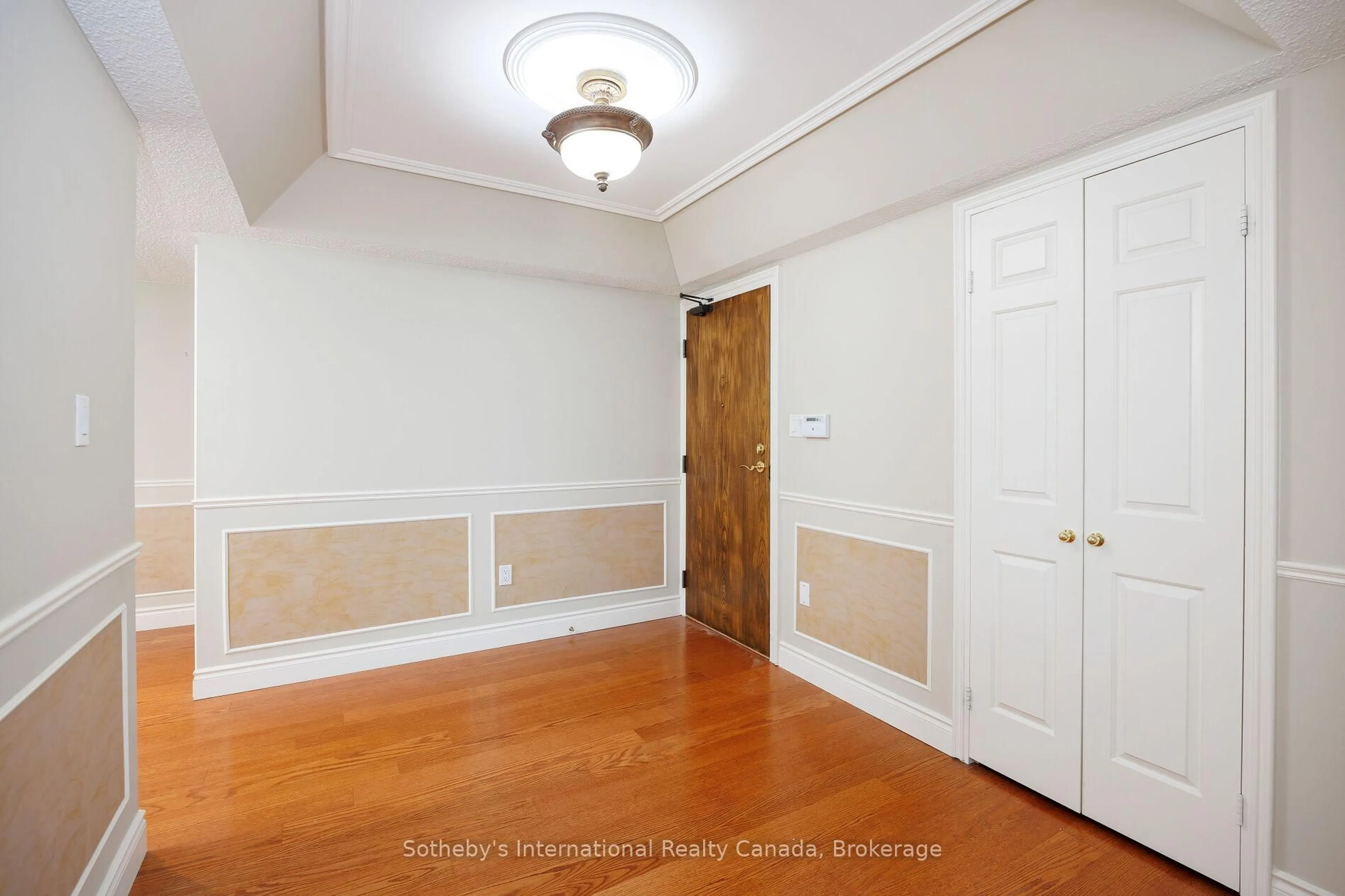 Unknown for 2180 Marine Dr #1107, Oakville Ontario L6L 5V2