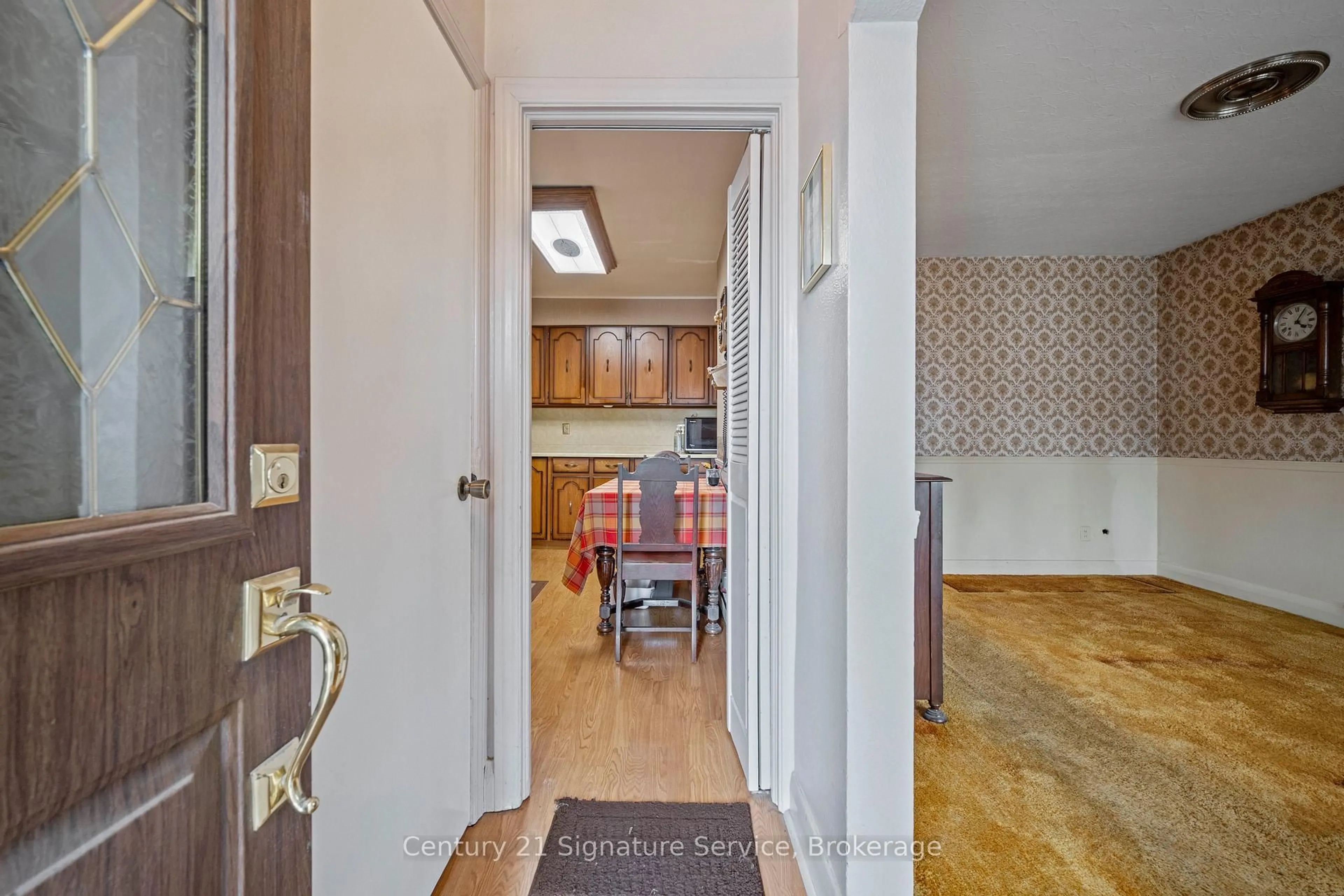 Indoor entryway for 83 Elma St, Toronto Ontario M8V 1X9