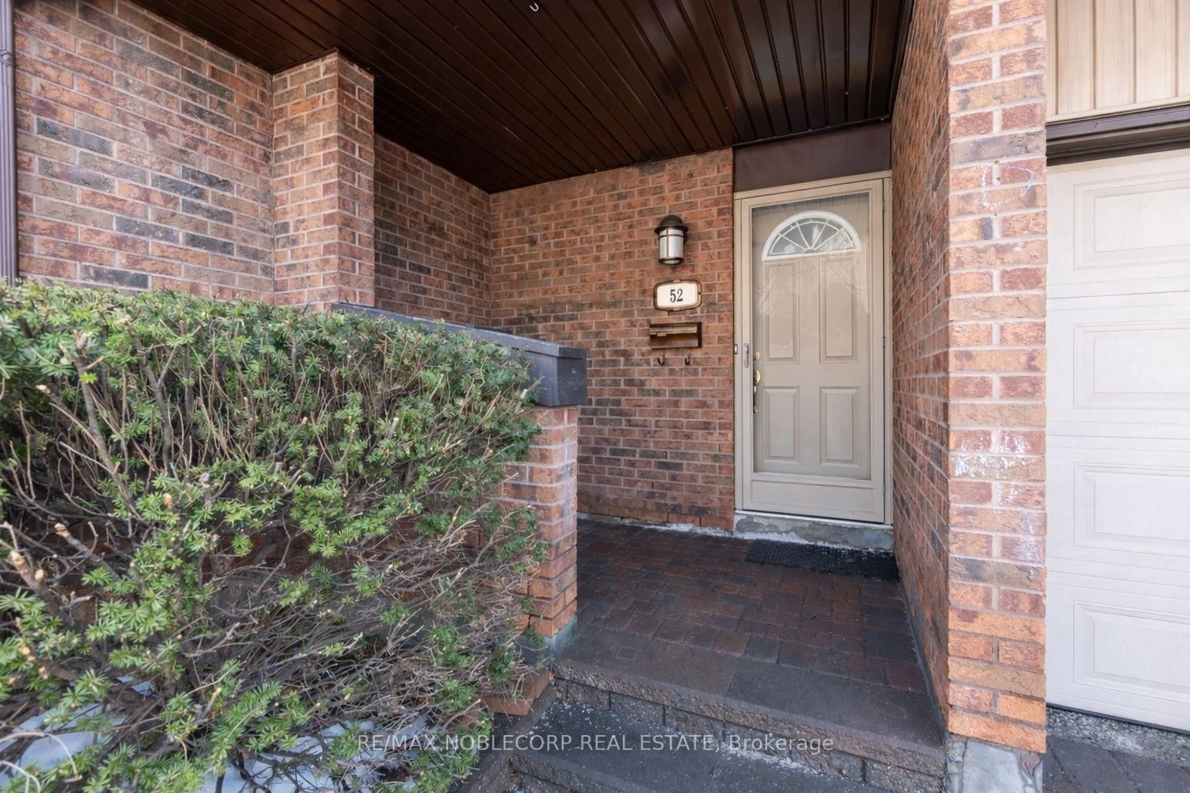 Indoor entryway for 1080 Walden Circ #52, Mississauga Ontario L5J 4J9