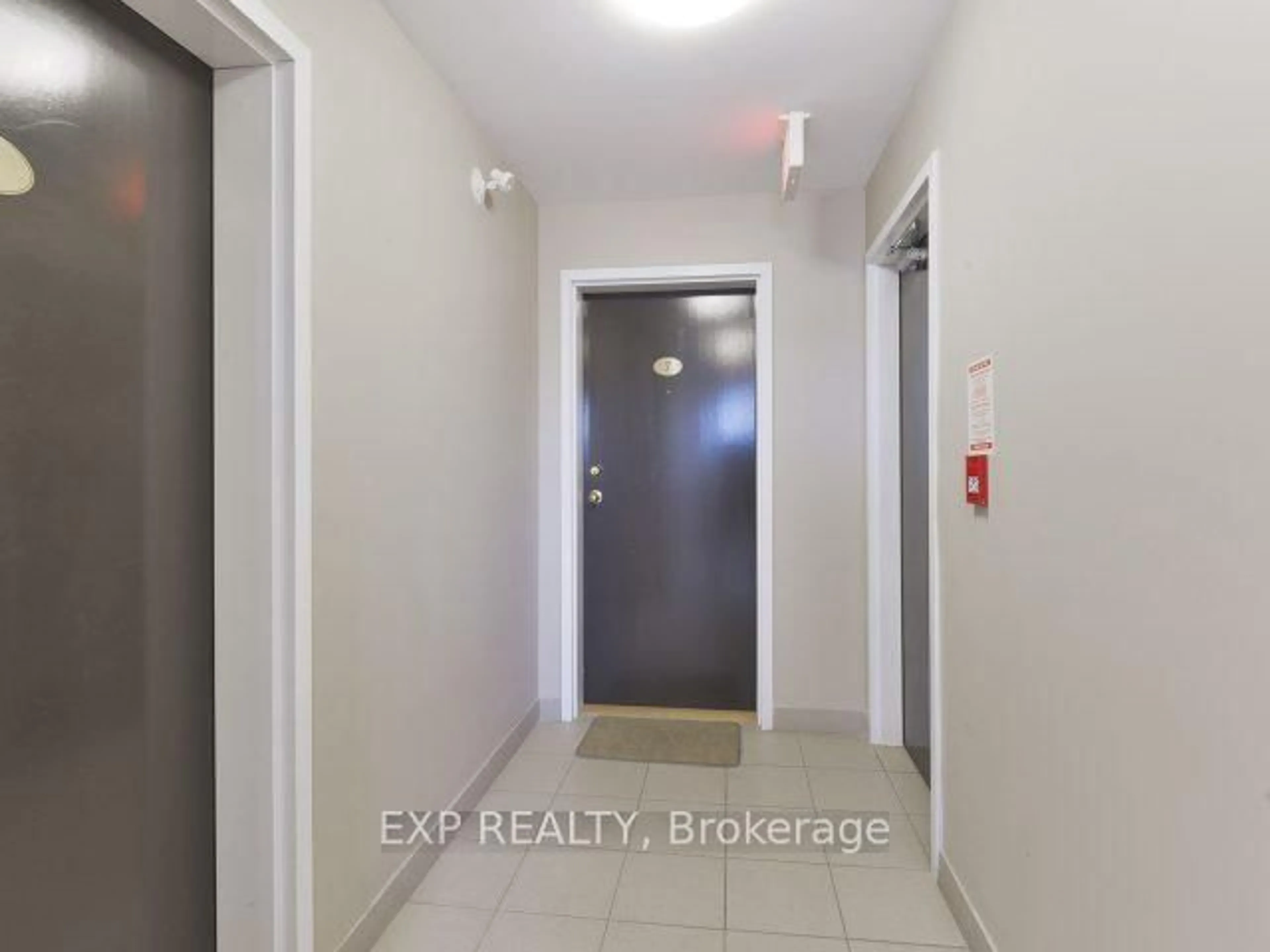 Indoor entryway for 129 Isaac Devins Blvd #7, Toronto Ontario M9M 0C4