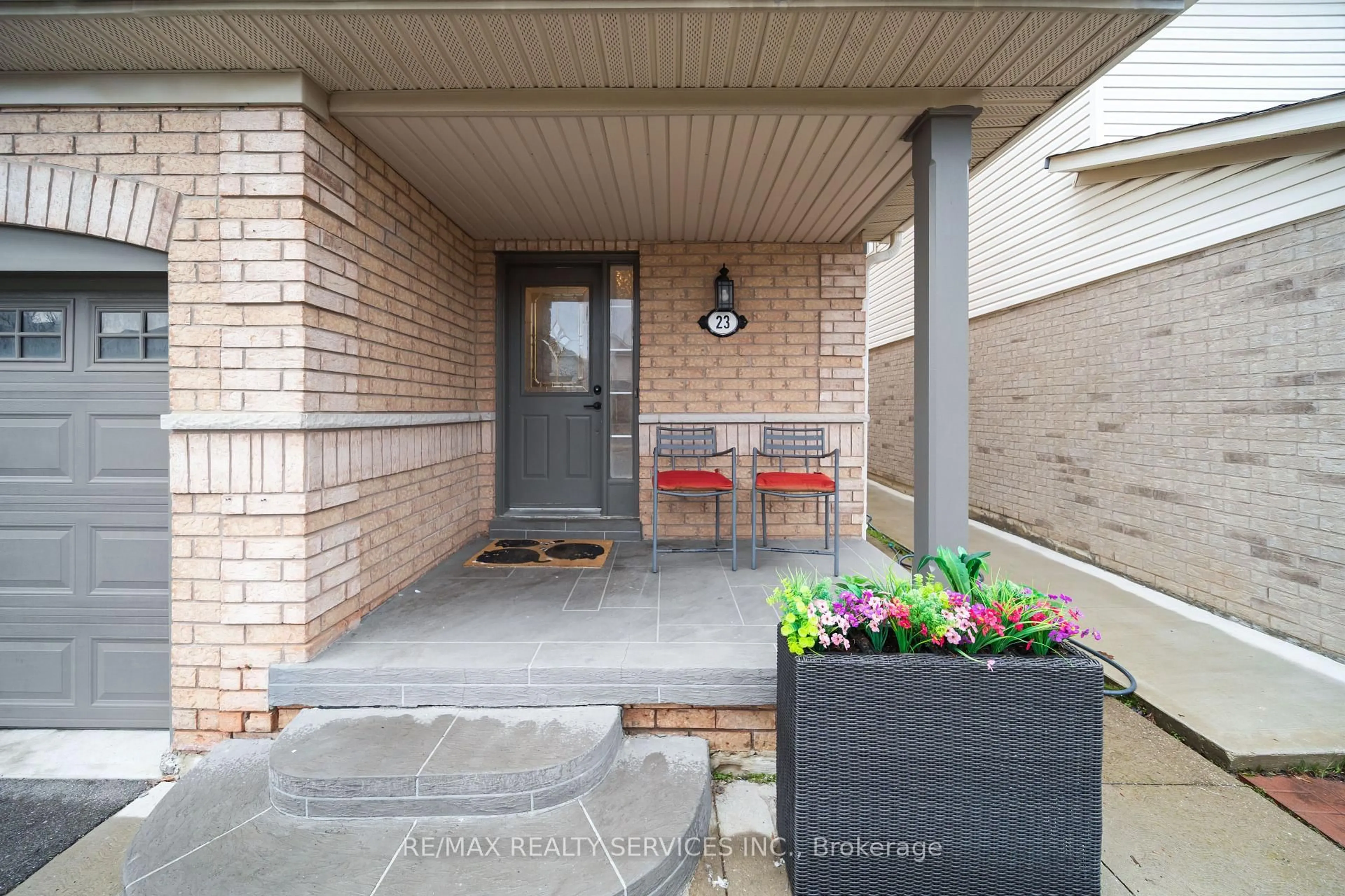 Patio, street for 23 Earl Grey Cres, Brampton Ontario L7A 2L3