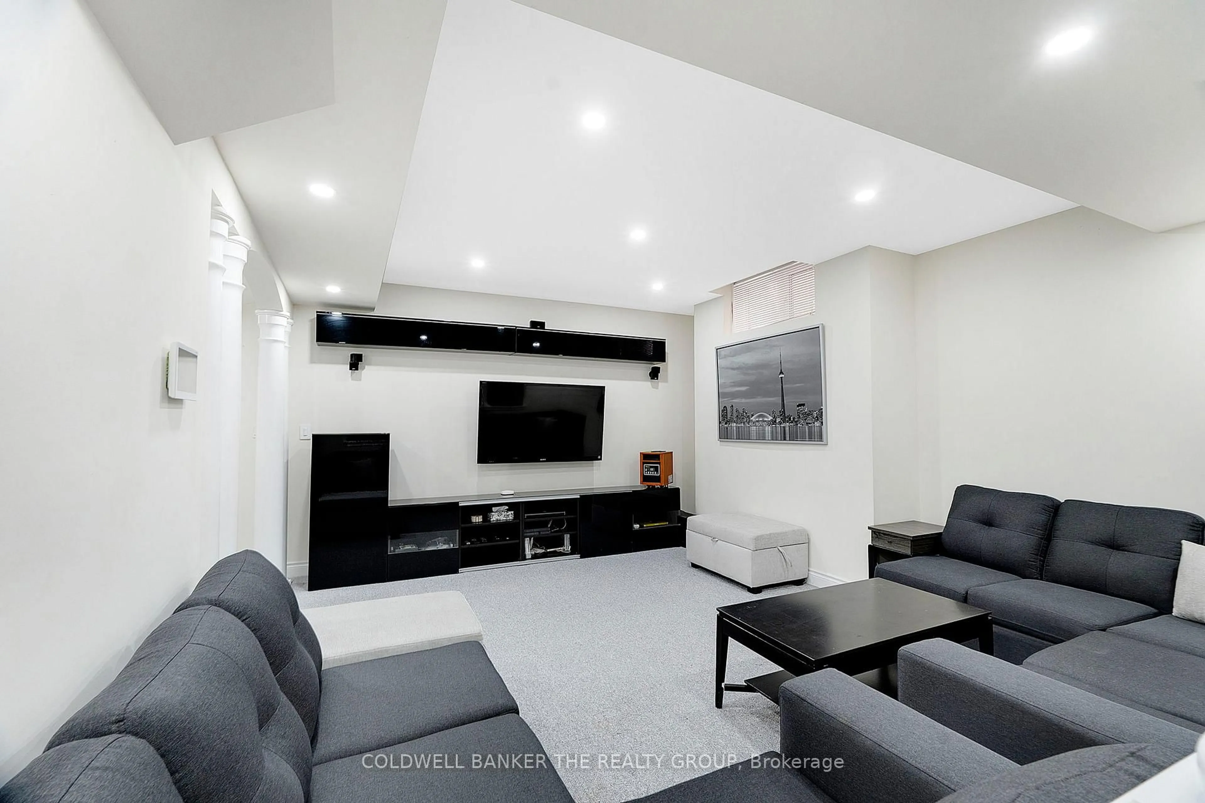 Home theater for 5198 Adobe Crt, Mississauga Ontario L5M 8C3