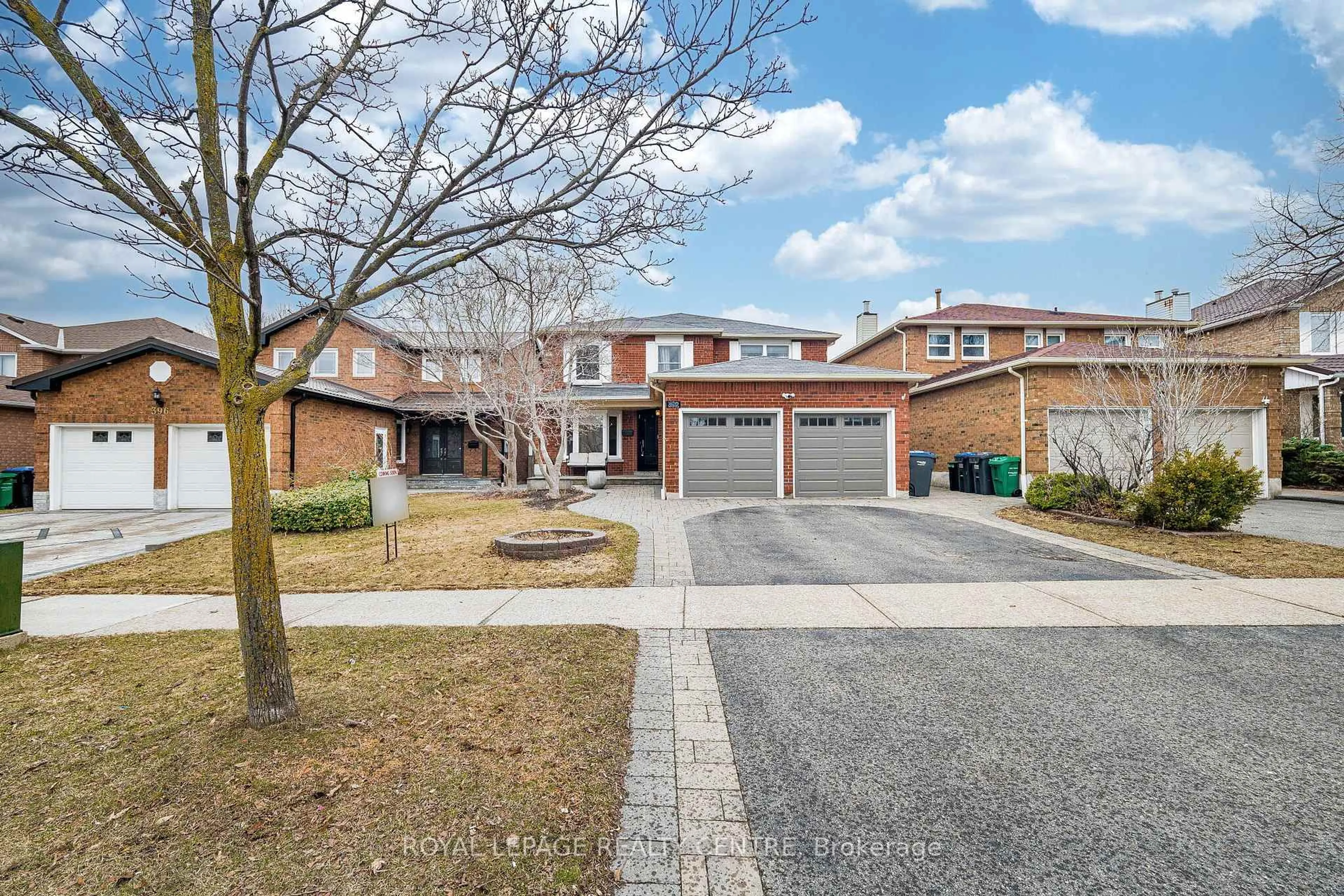 Home with brick exterior material, street for 392 Dakota Rd, Mississauga Ontario L4Z 3A9