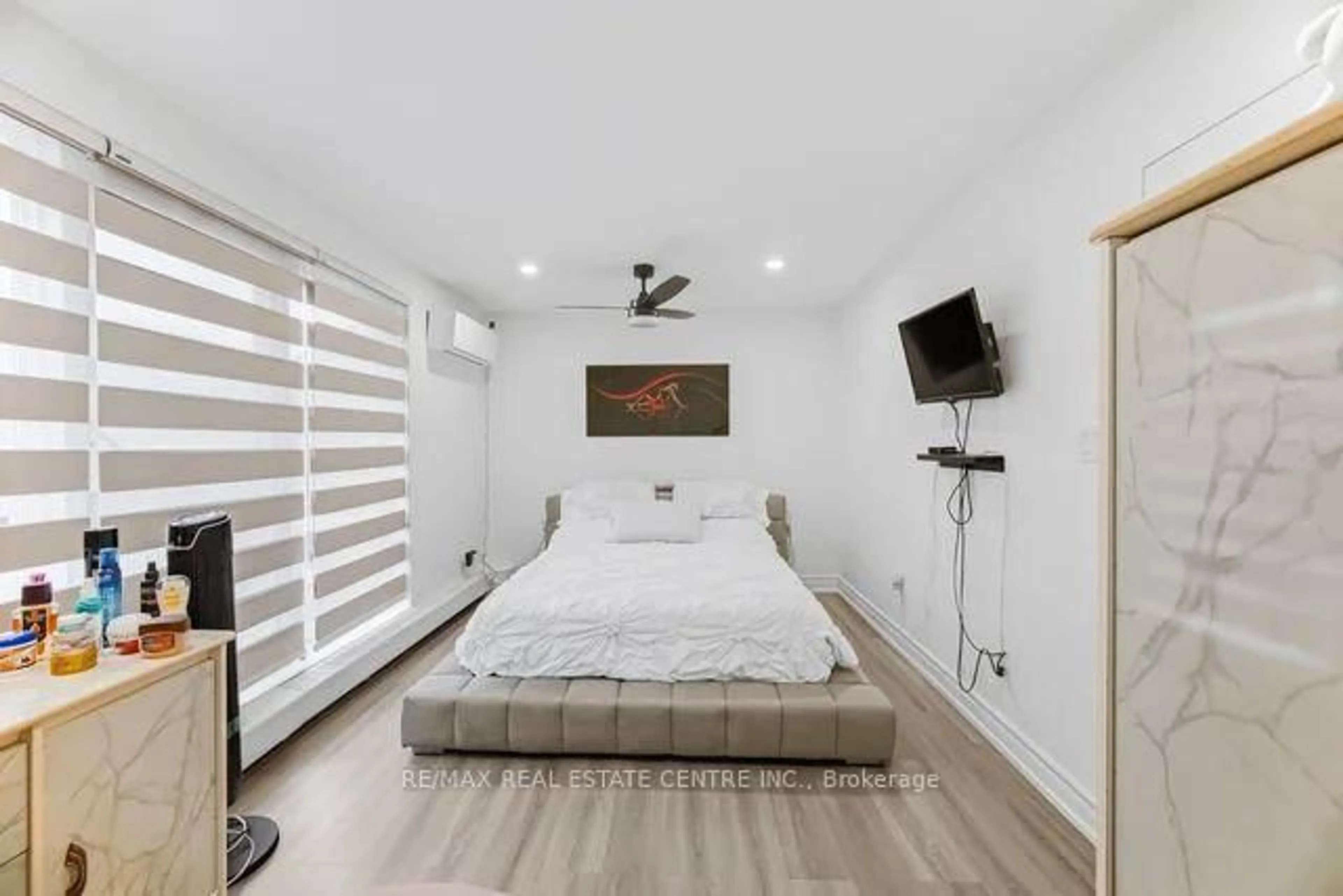 Bedroom with bed, unknown for 10 Eddystone Ave #255, Toronto Ontario M3N 2T2