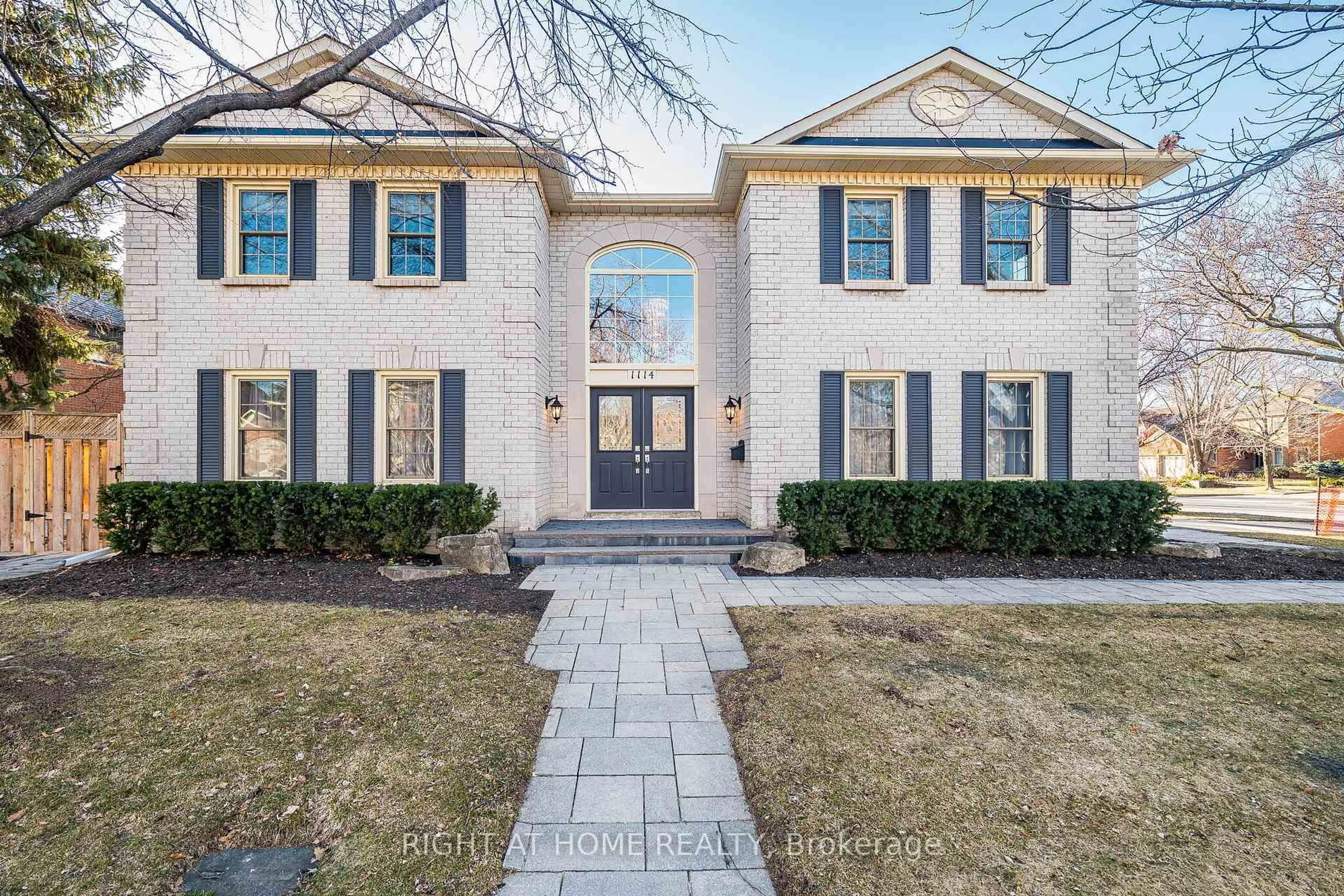 Home with brick exterior material, street for 1114 Ballantry Rd, Oakville Ontario L6H 5L1