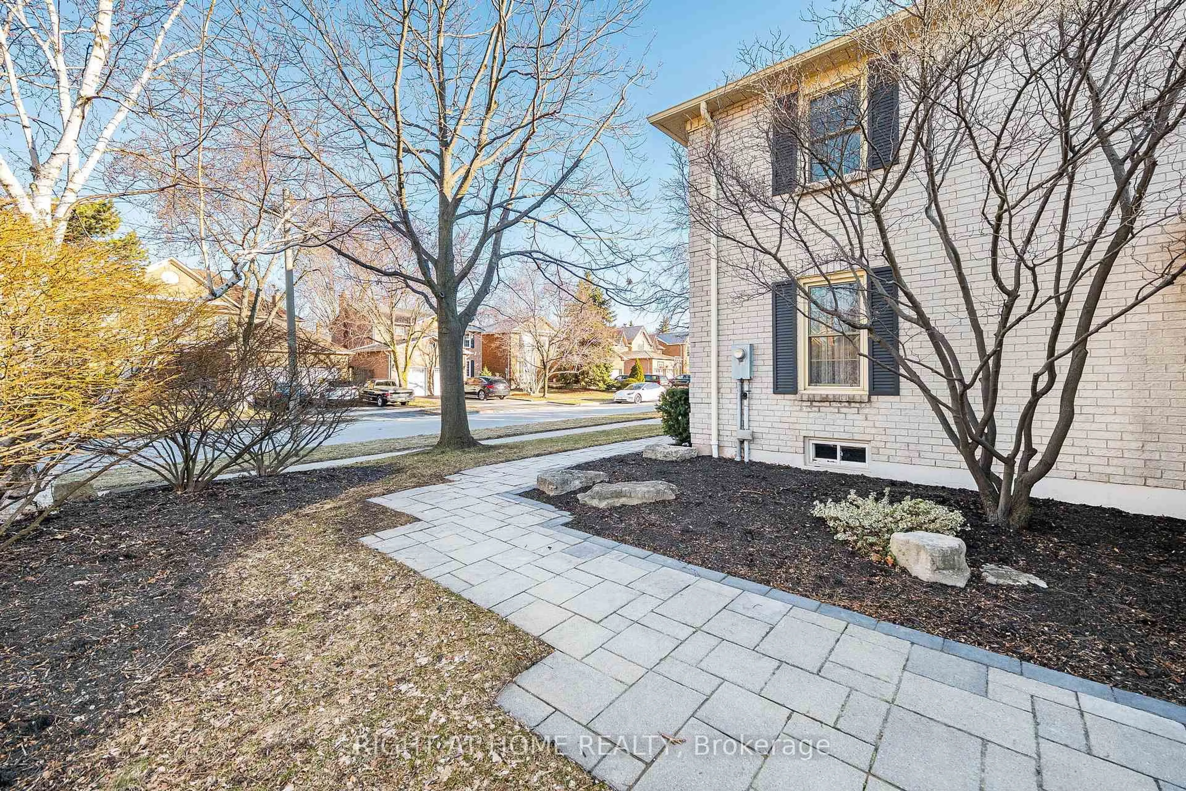 Unknown for 1114 Ballantry Rd, Oakville Ontario L6H 5L1