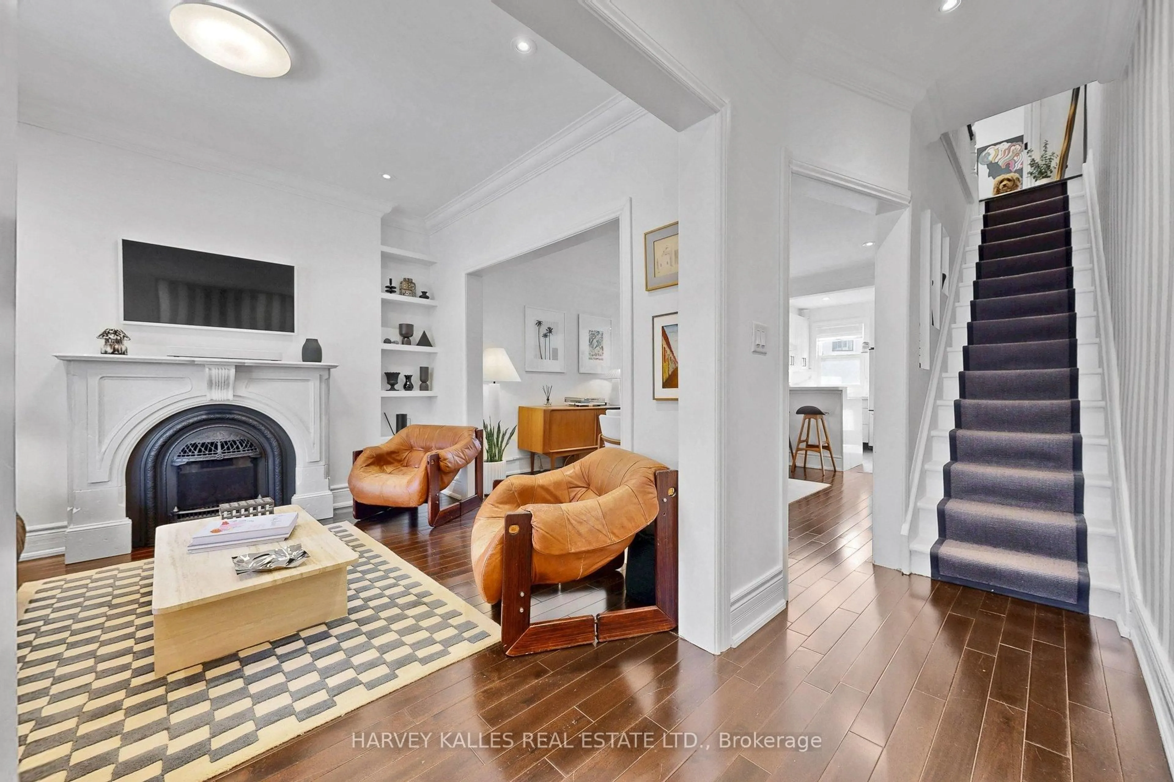 Living room with furniture, unknown for 35 Peterborough Ave, Toronto Ontario M6H 2K9