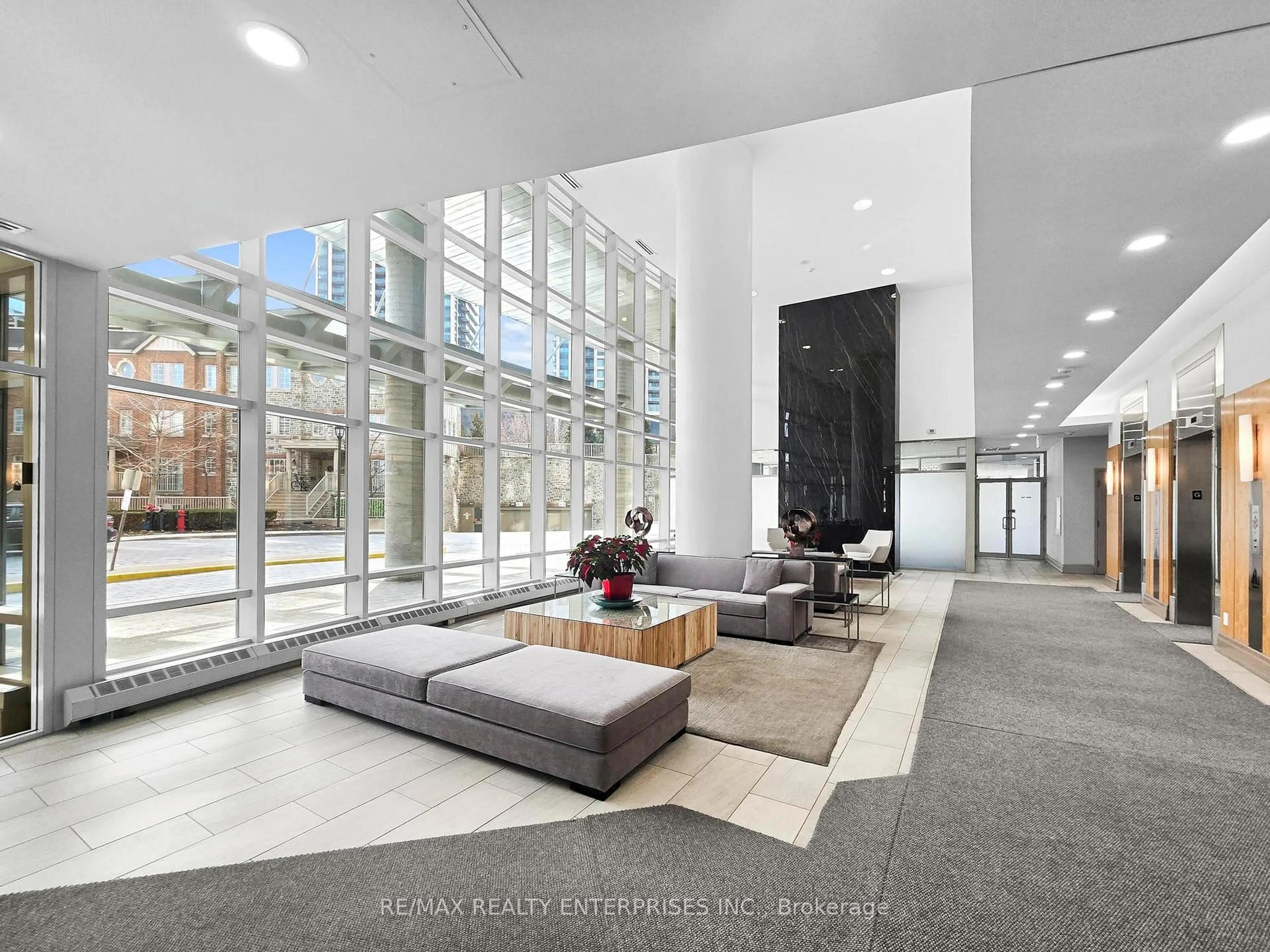 Indoor foyer for 15 Windermere Ave #1810, Toronto Ontario M6S 5A2