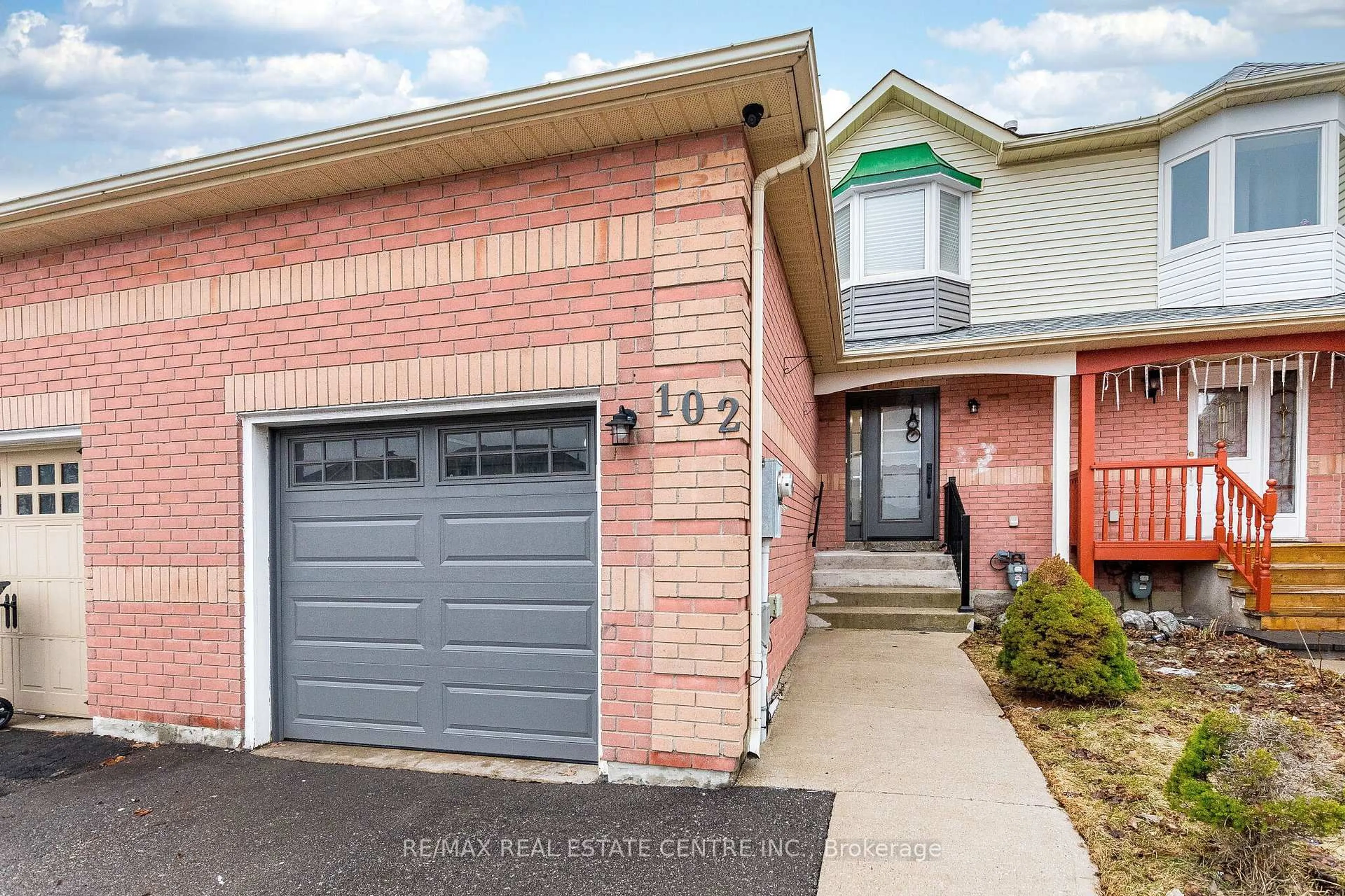 Home with brick exterior material, street for 102 Timberlane Dr, Brampton Ontario L6Y 4V7