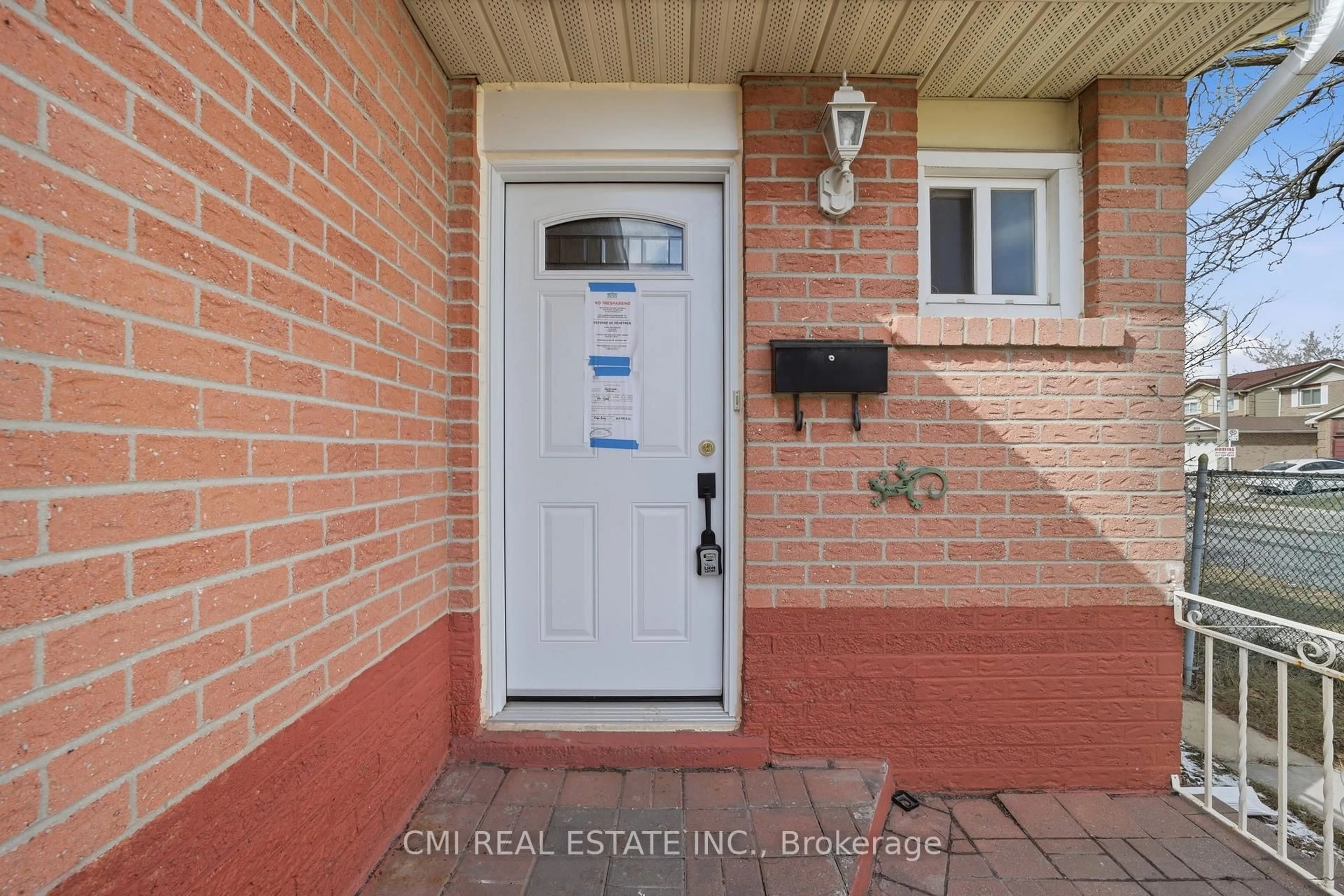 Indoor entryway for 40 Glen Hollow Ave, Toronto Ontario M9W 6C6