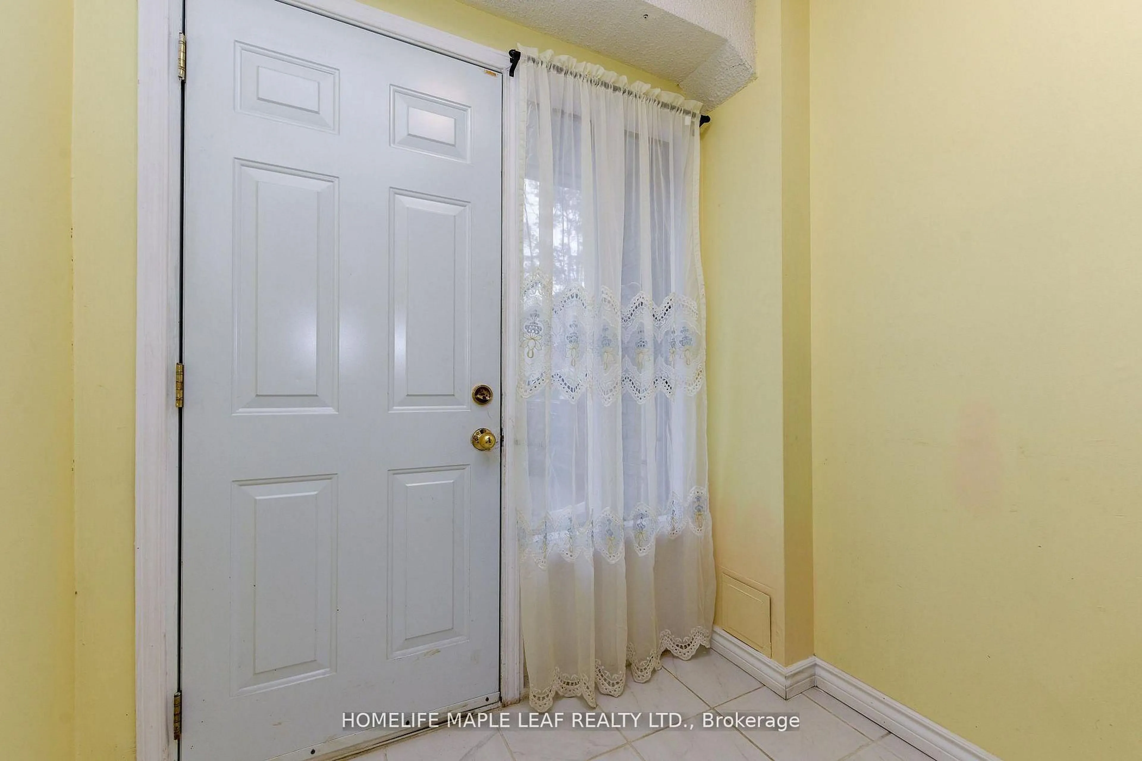 Indoor entryway for 85 Enmount Dr, Brampton Ontario L6T 4C9