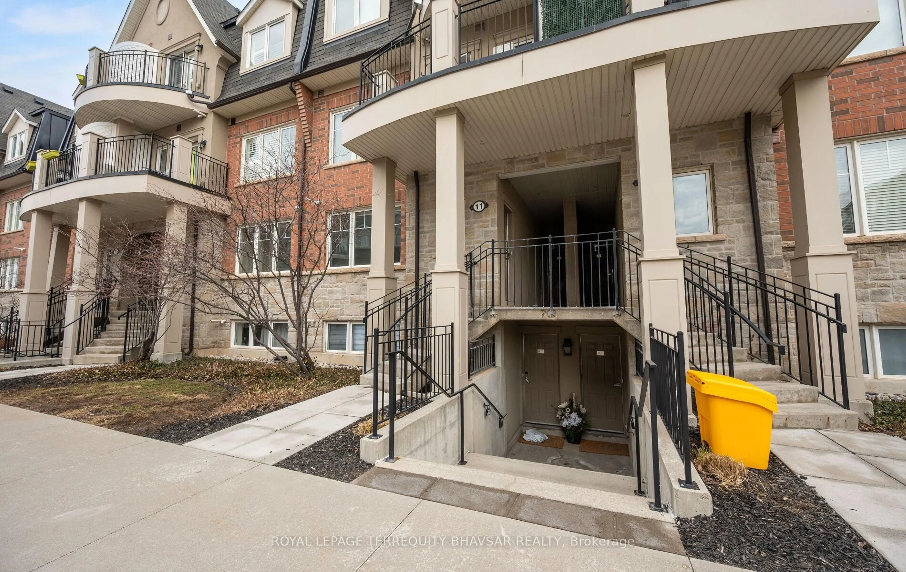 Unknown for 2420 BARONWOOD Dr #11 - 02, Oakville Ontario L6M 0X6