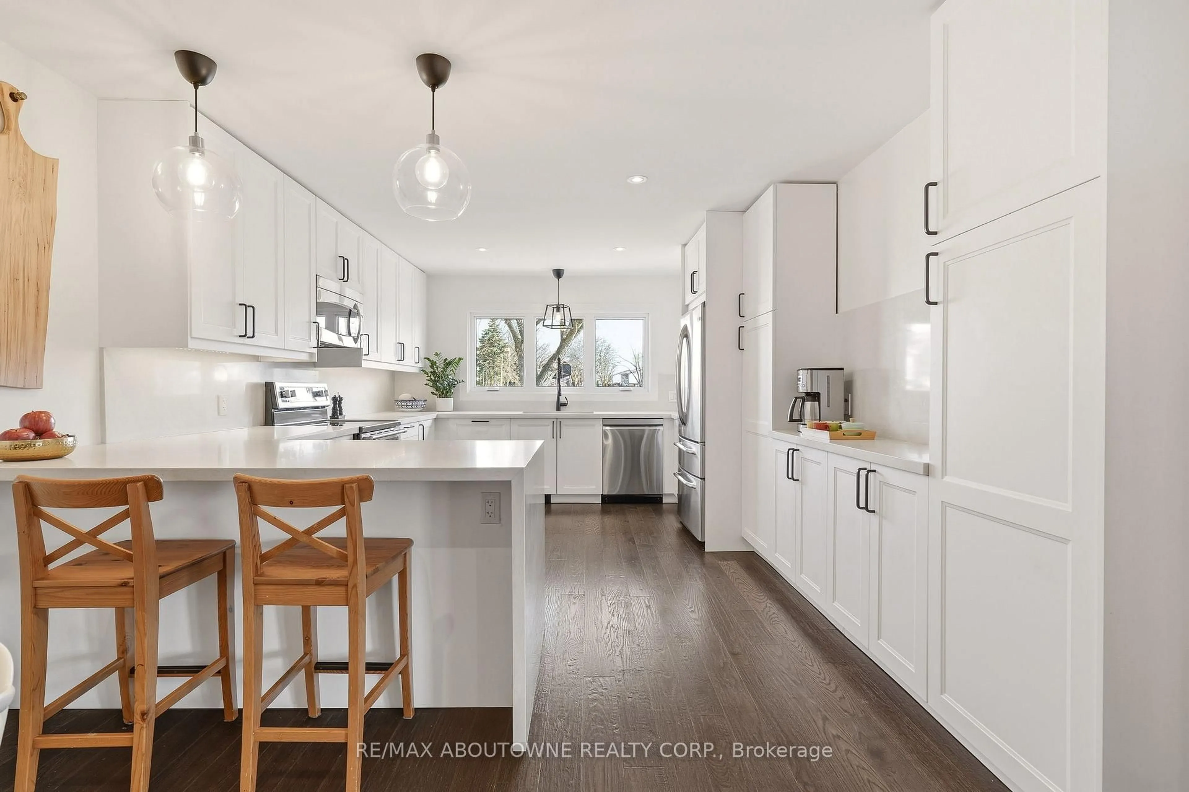 Open concept kitchen, unknown for 616 Kilbirnie Pl, Burlington Ontario L7L 2M4