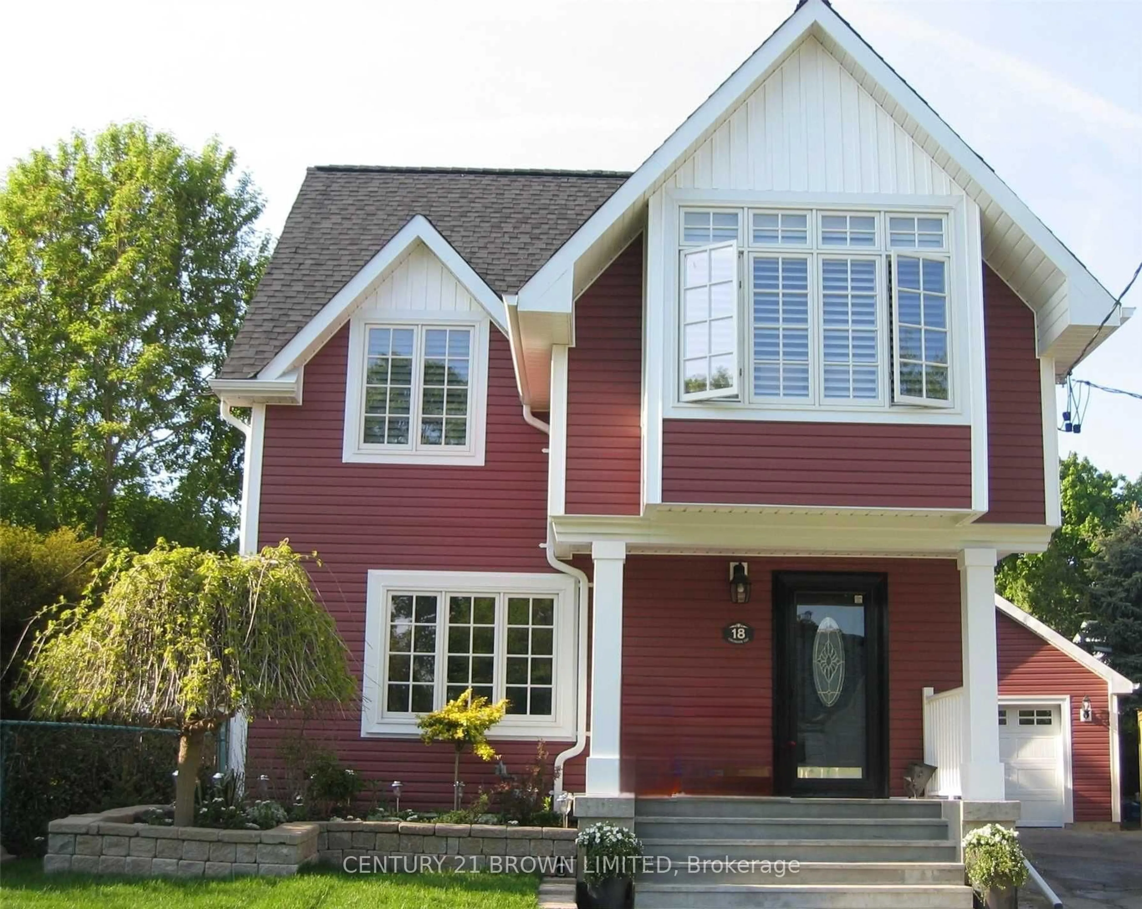 Home with vinyl exterior material, street for 18 Cochrane Crt, Toronto Ontario M8Z 3Z1