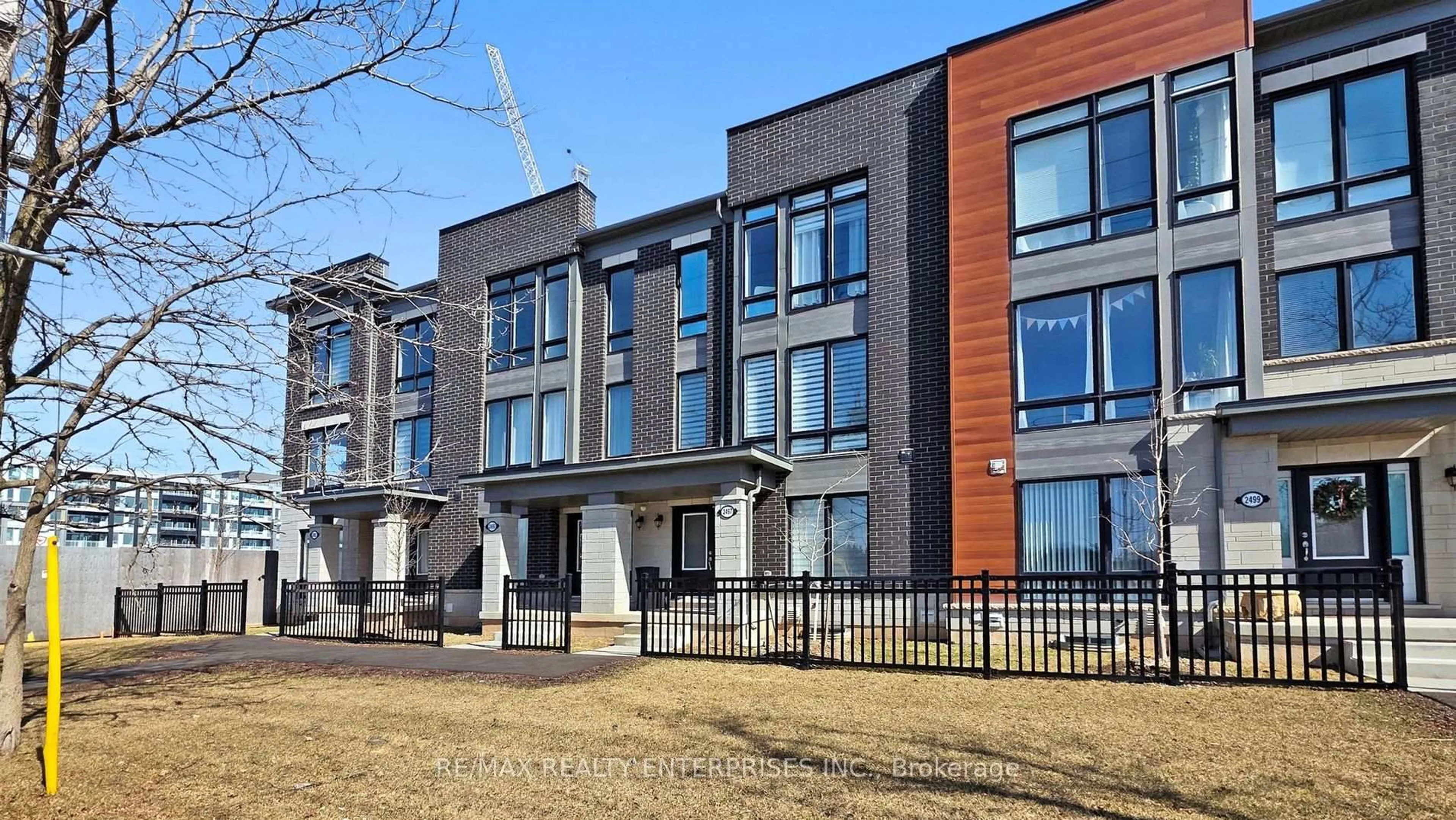 Home with brick exterior material, building for 2497 Littlefield Cres, Oakville Ontario L6M 5L9