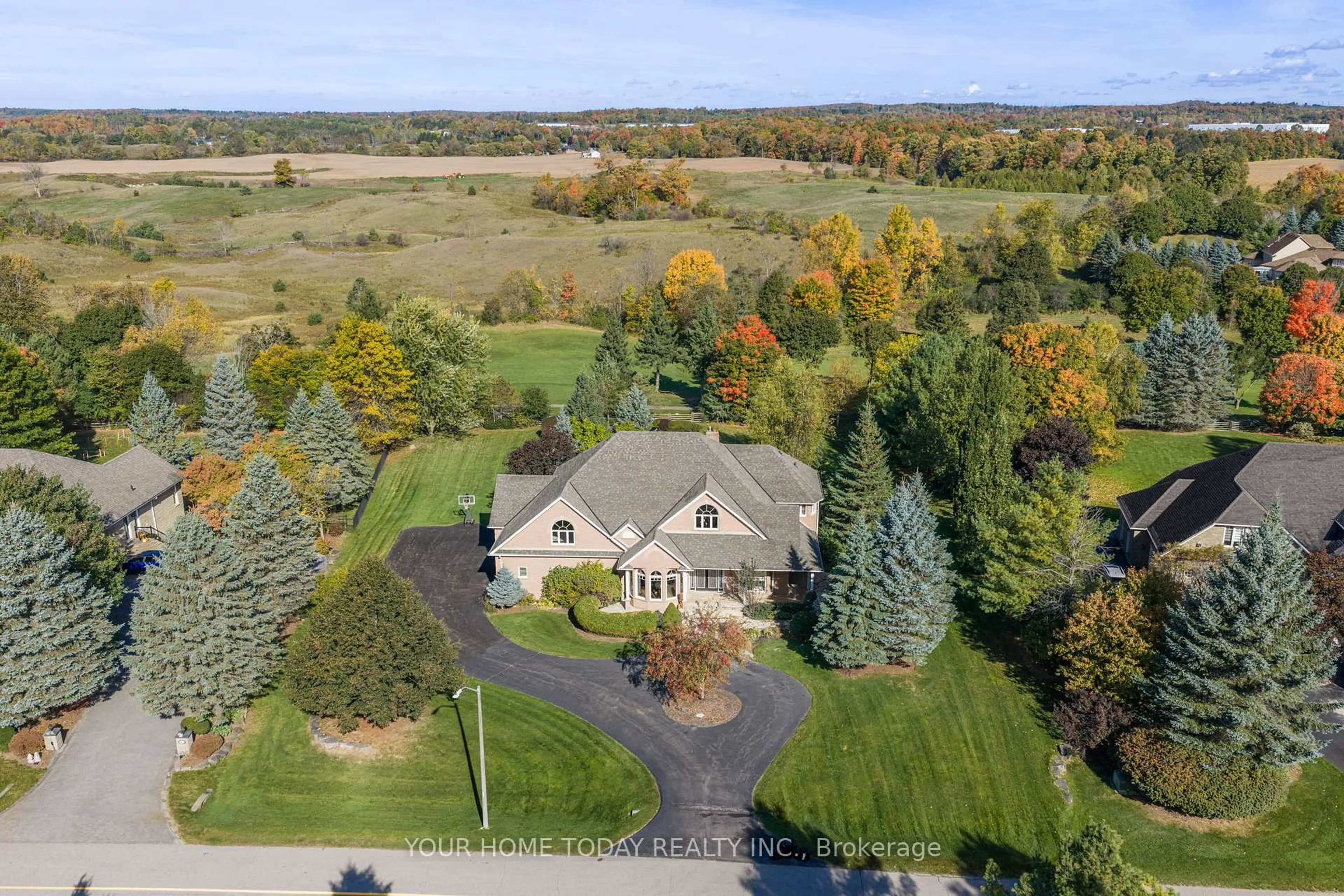 A pic from outside/outdoor area/front of a property/back of a property/a pic from drone, unknown for 21 Turtle Lake Dr, Halton Hills Ontario L7J 2W7