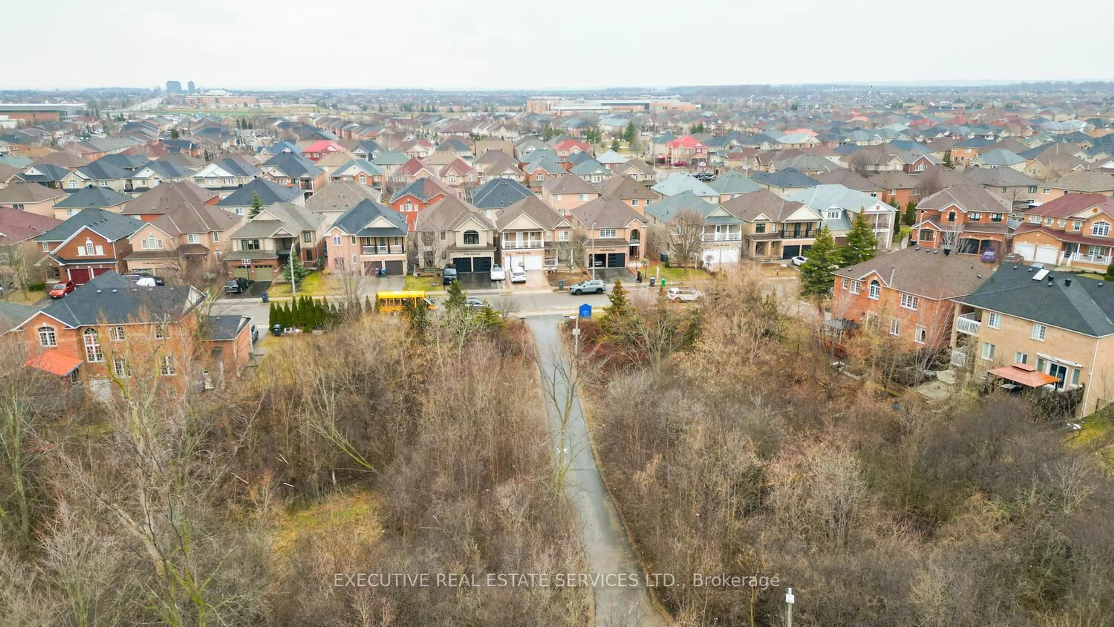 A pic from outside/outdoor area/front of a property/back of a property/a pic from drone, city buildings view from balcony for 43 River Rock Cres, Brampton Ontario L7A 2V2