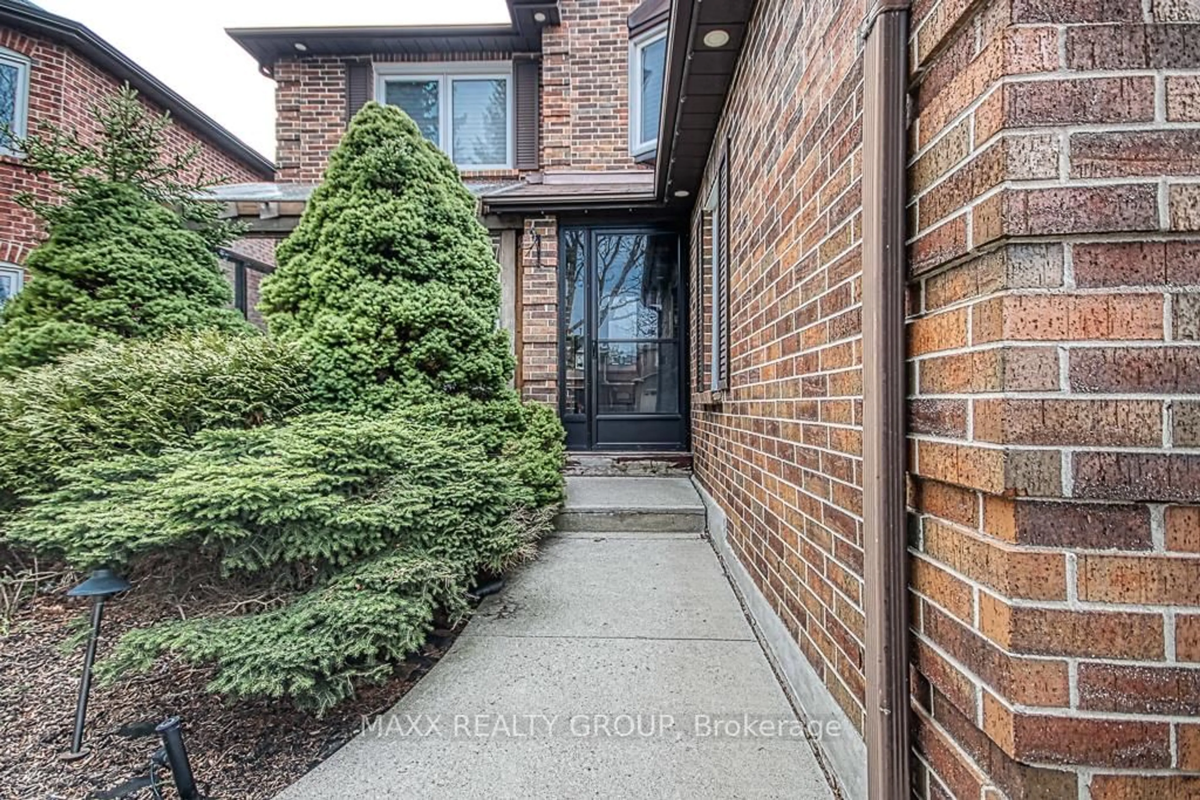 Home with brick exterior material, street for 3650 Baird Crt, Mississauga Ontario L5L 4T4