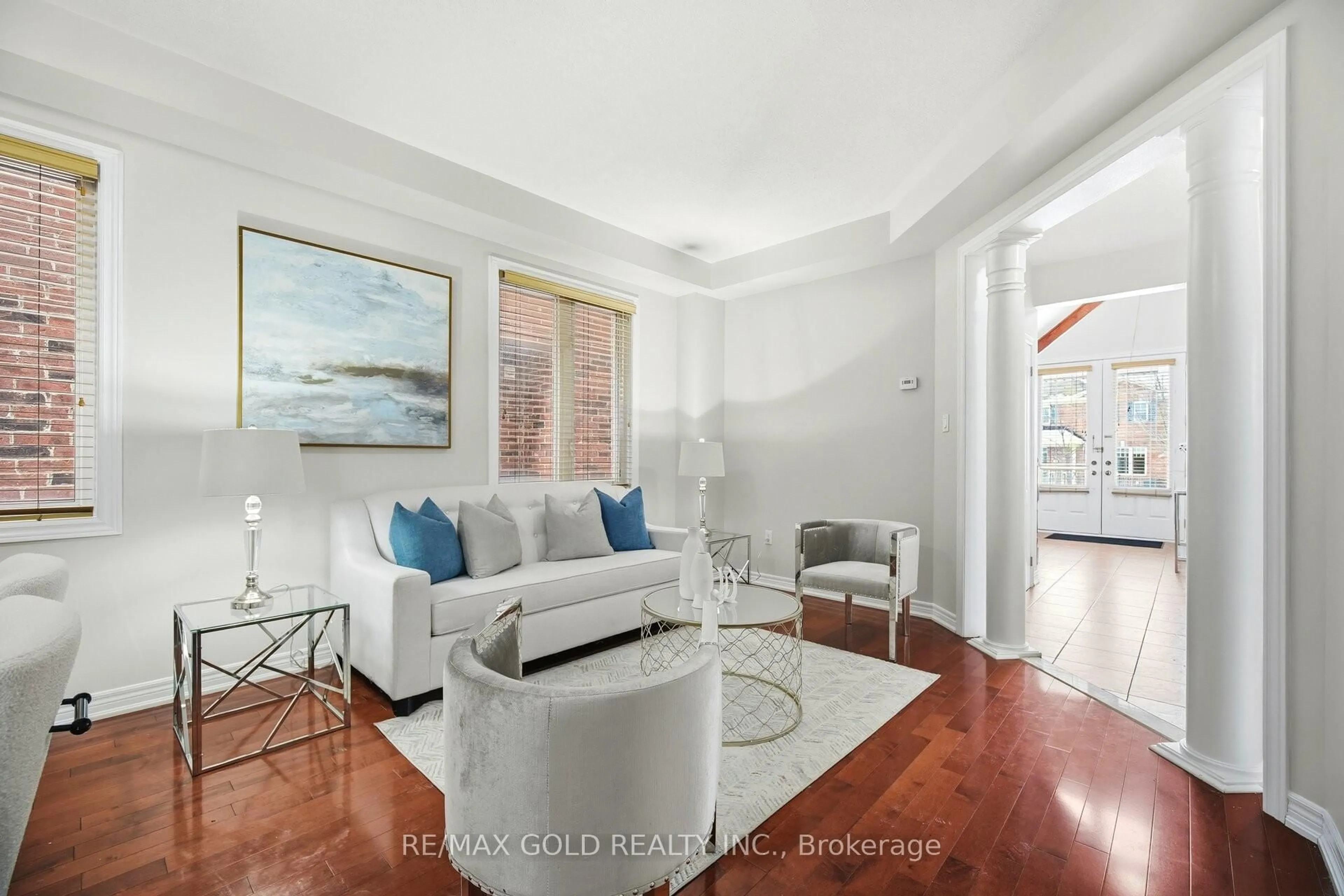 Living room with furniture, unknown for 27 Drummondville Dr, Brampton Ontario L6P 3S5