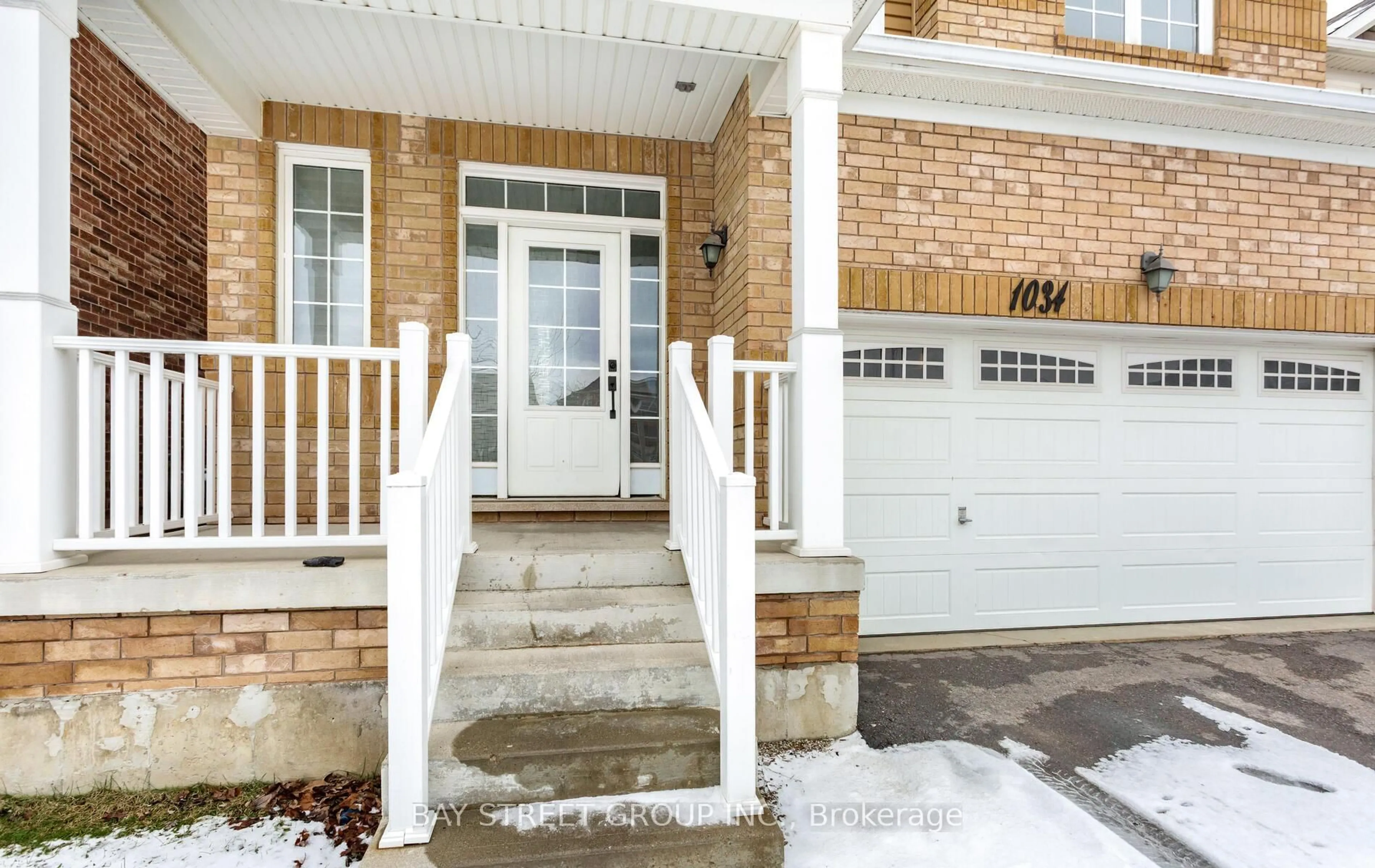 Indoor entryway for 1034 Savoline Blvd, Milton Ontario L9T 8P3