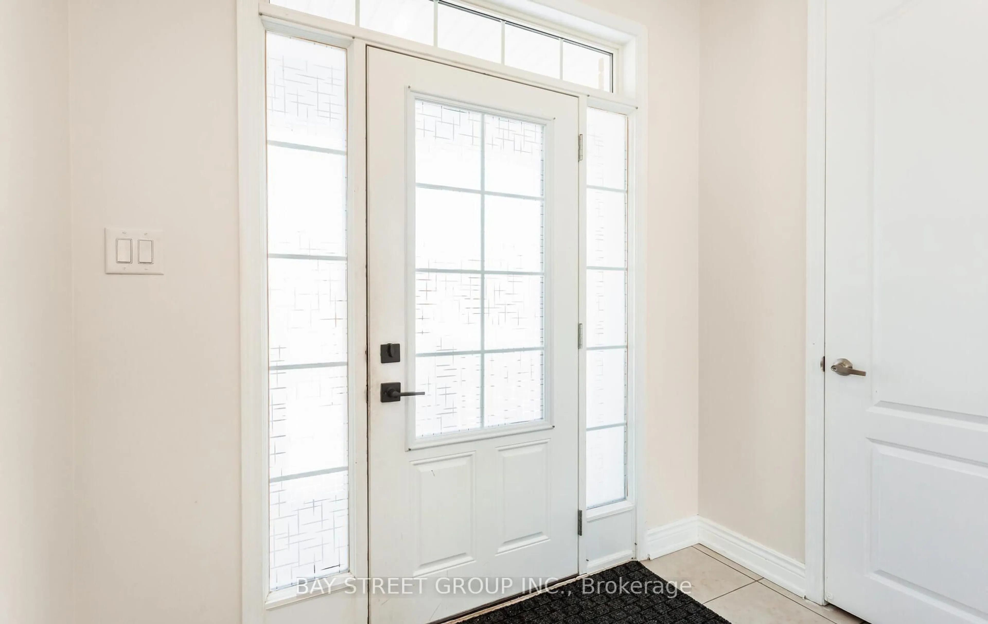 Indoor entryway for 1034 Savoline Blvd, Milton Ontario L9T 8P3