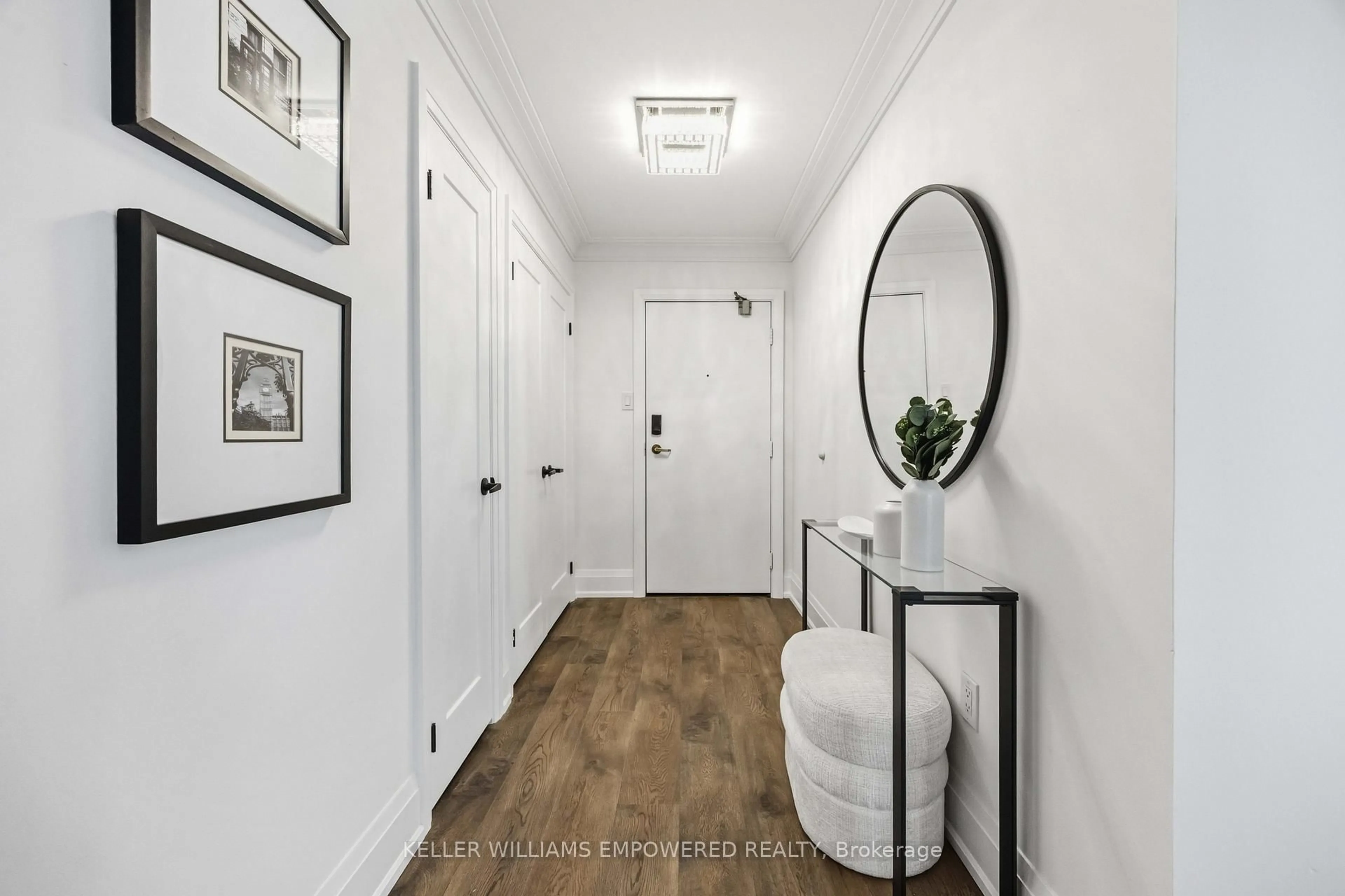 Indoor entryway for 2010 Islington Ave #2405, Toronto Ontario M9P 3S8