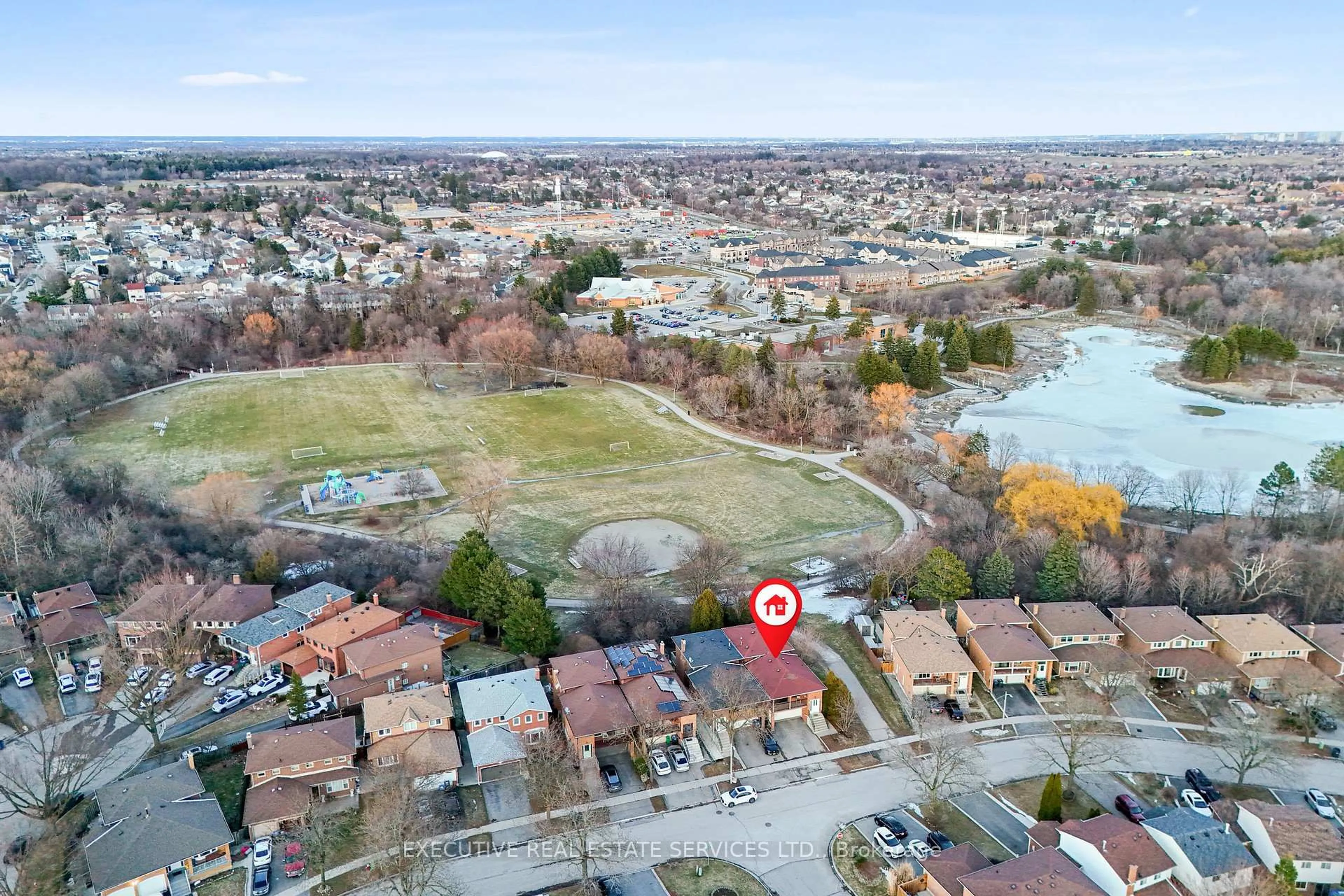 A pic from outside/outdoor area/front of a property/back of a property/a pic from drone, street for 44 Lakecrest Tr, Brampton Ontario L6Z 1S6
