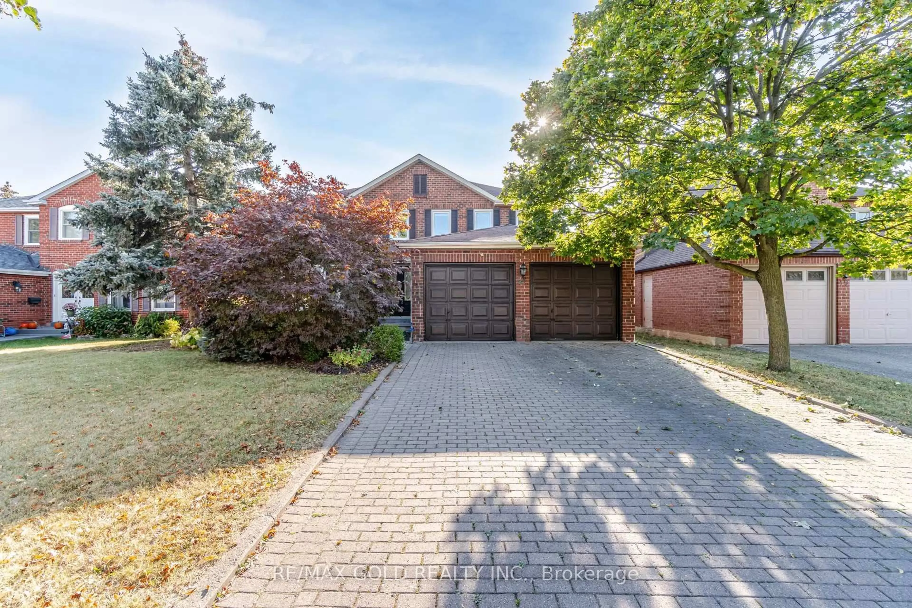 Home with brick exterior material, street for 21 Nottingham Cres, Brampton Ontario L6S 4G3
