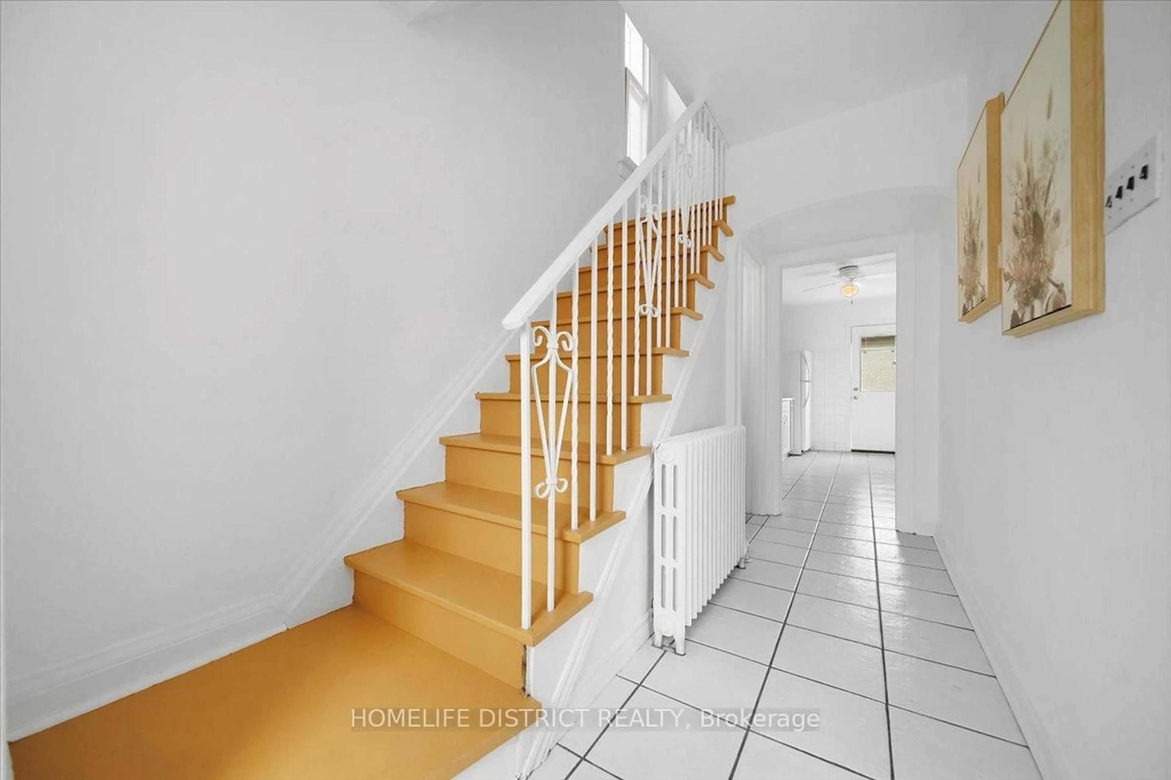 Stairs for 2055 Eglinton Ave, Toronto Ontario M6E 2K4