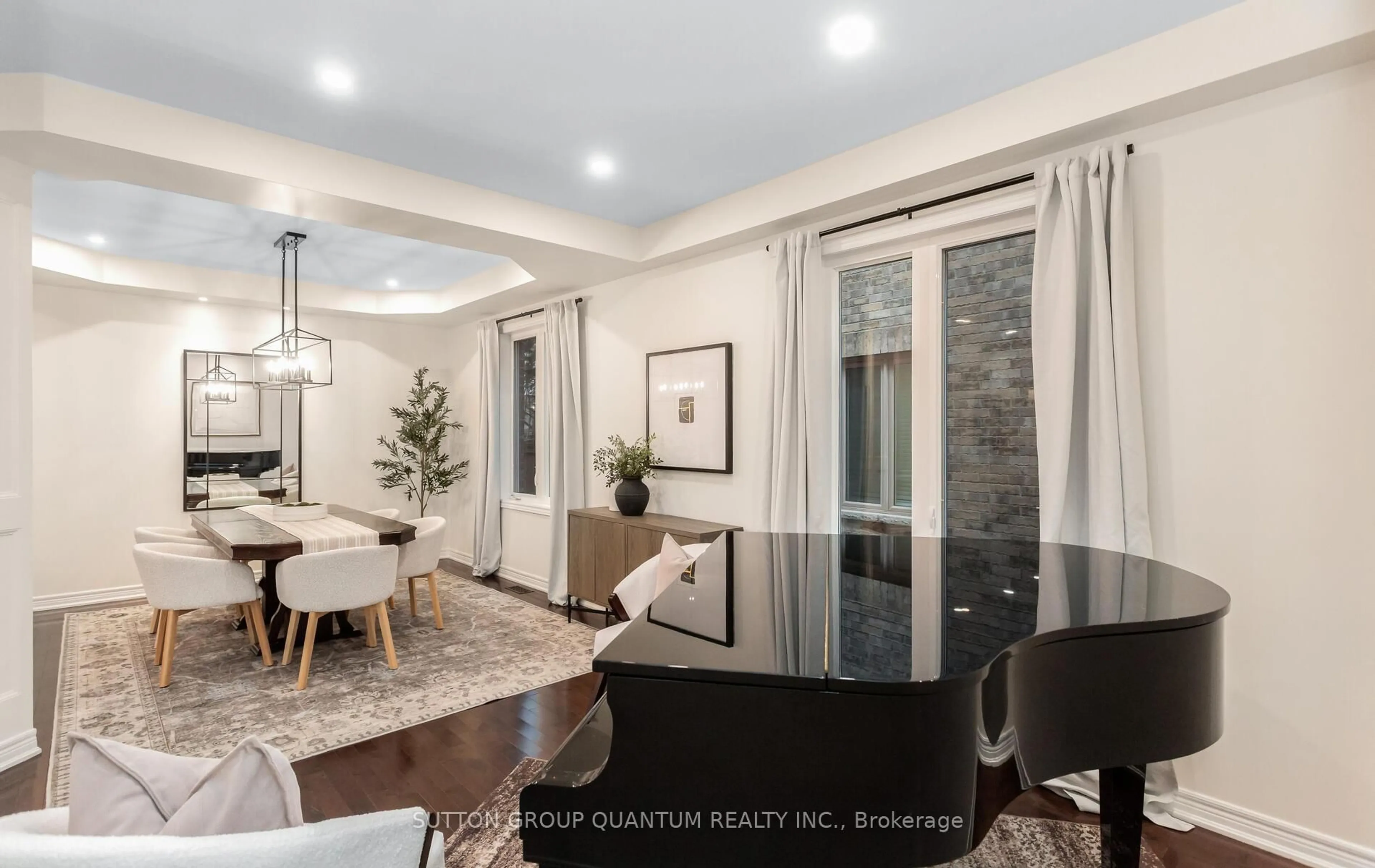 Dining room, unknown for 2351 Gladacres Lane, Oakville Ontario L6M 0G4