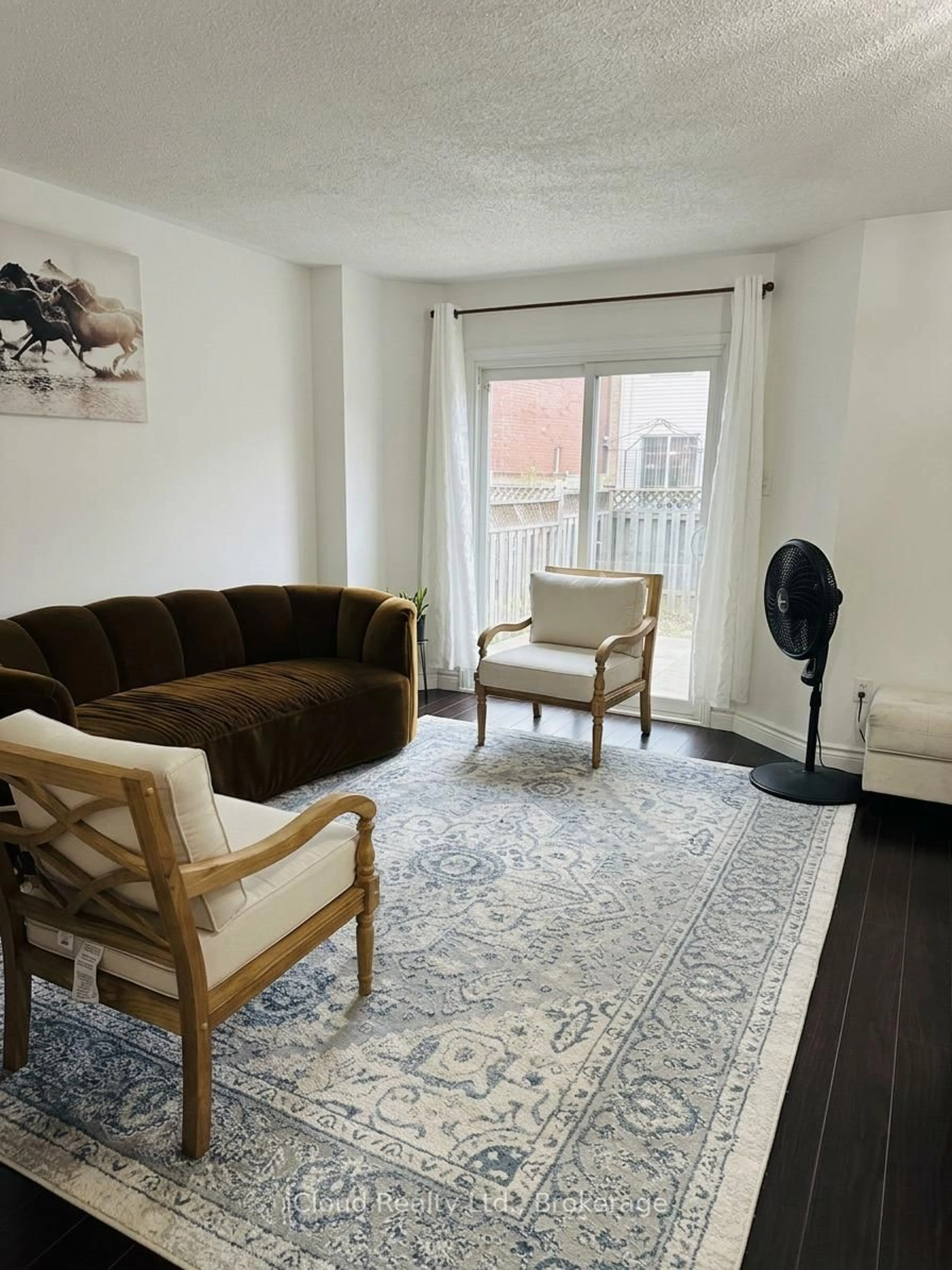 Living room with furniture, unknown for 5641 Cortina Cres, Mississauga Ontario L4Z 3R4