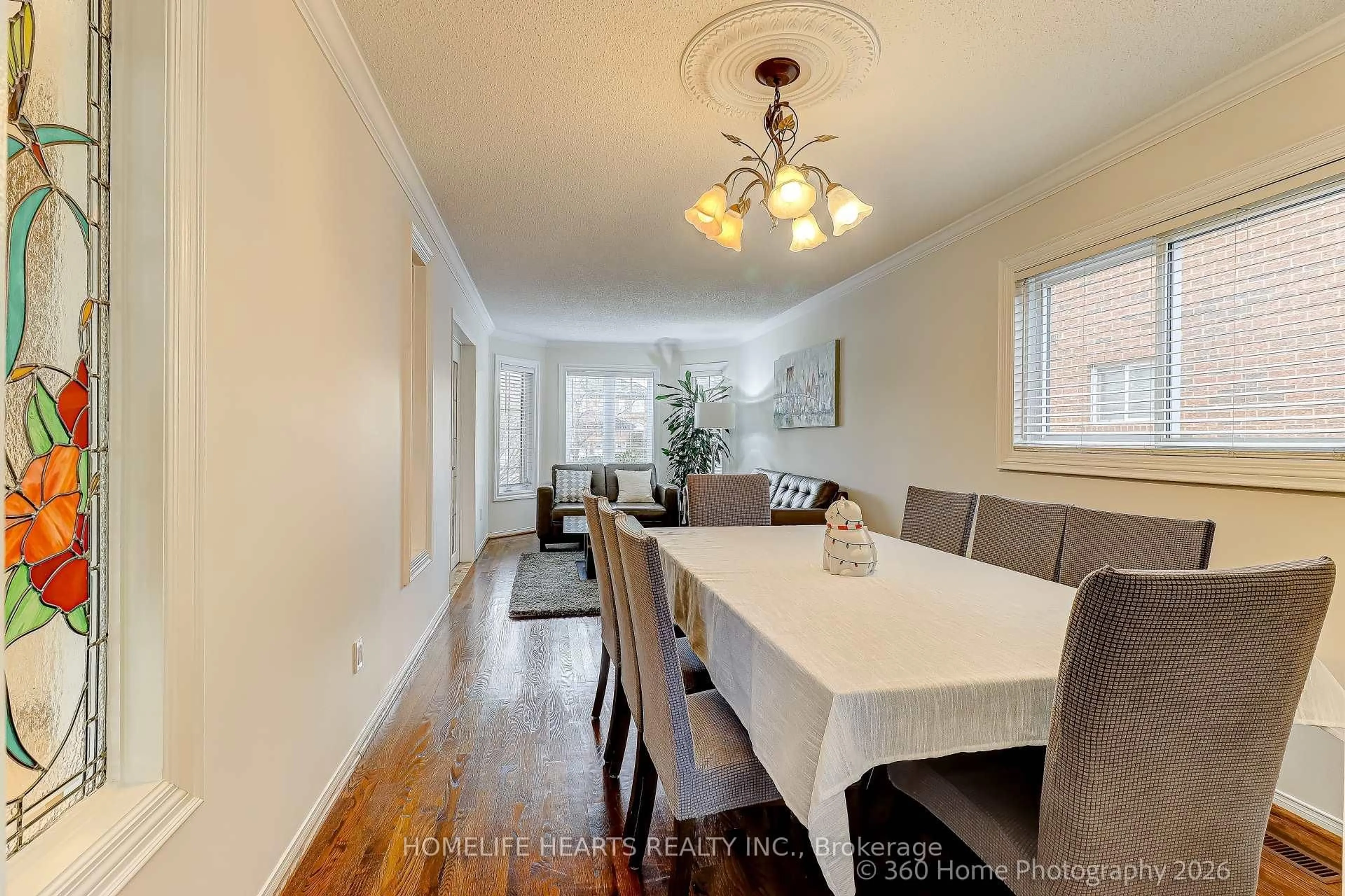 Dining room, wood/laminate floor for 6300 McCracken Dr, Mississauga Ontario L5V 1X8