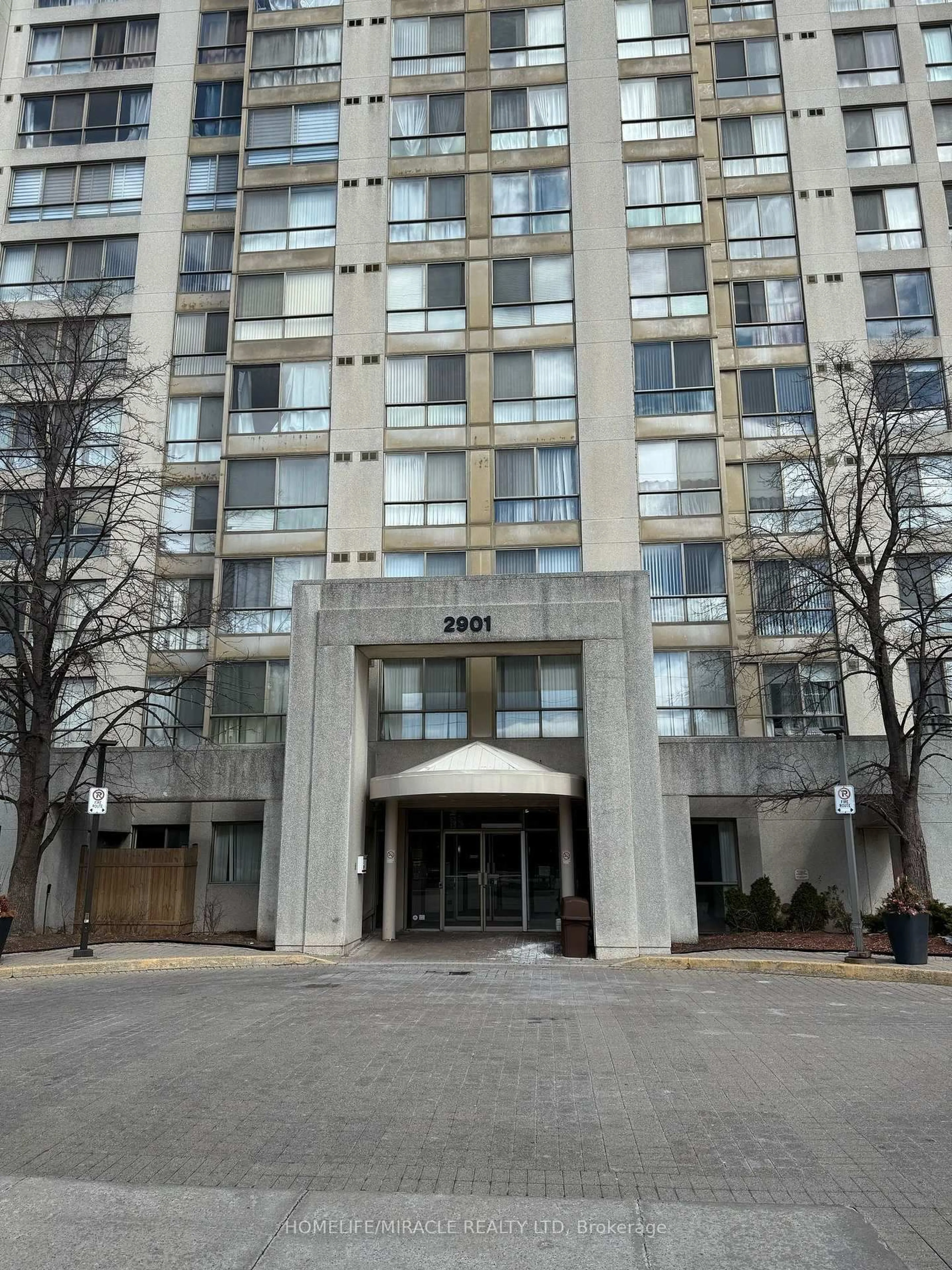 Indoor foyer for 2901 Kipling Ave #507, Toronto Ontario M9V 5E5