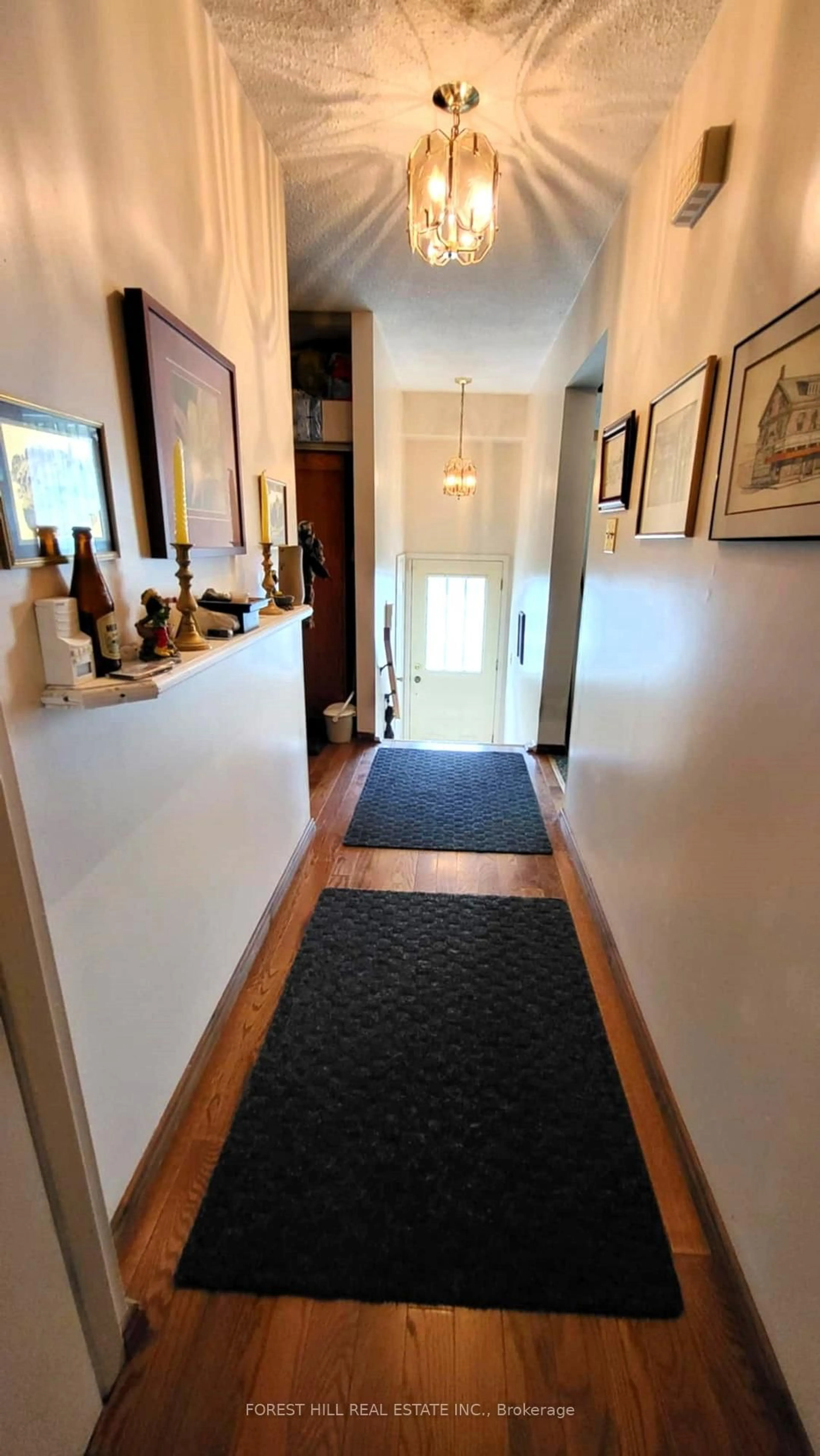 Indoor foyer for 104 Baronwood Crt #104, Brampton Ontario L6V 3H7