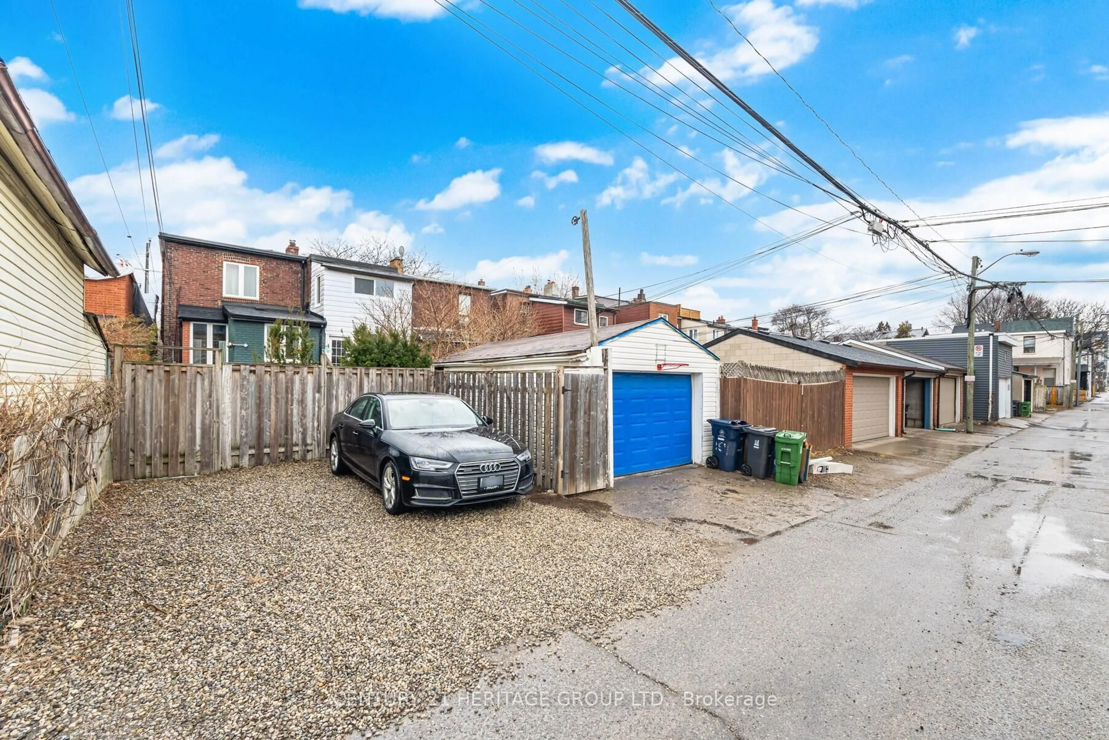 A pic from outside/outdoor area/front of a property/back of a property/a pic from drone, street for 151 Perth Ave, Toronto Ontario M6P 3X2