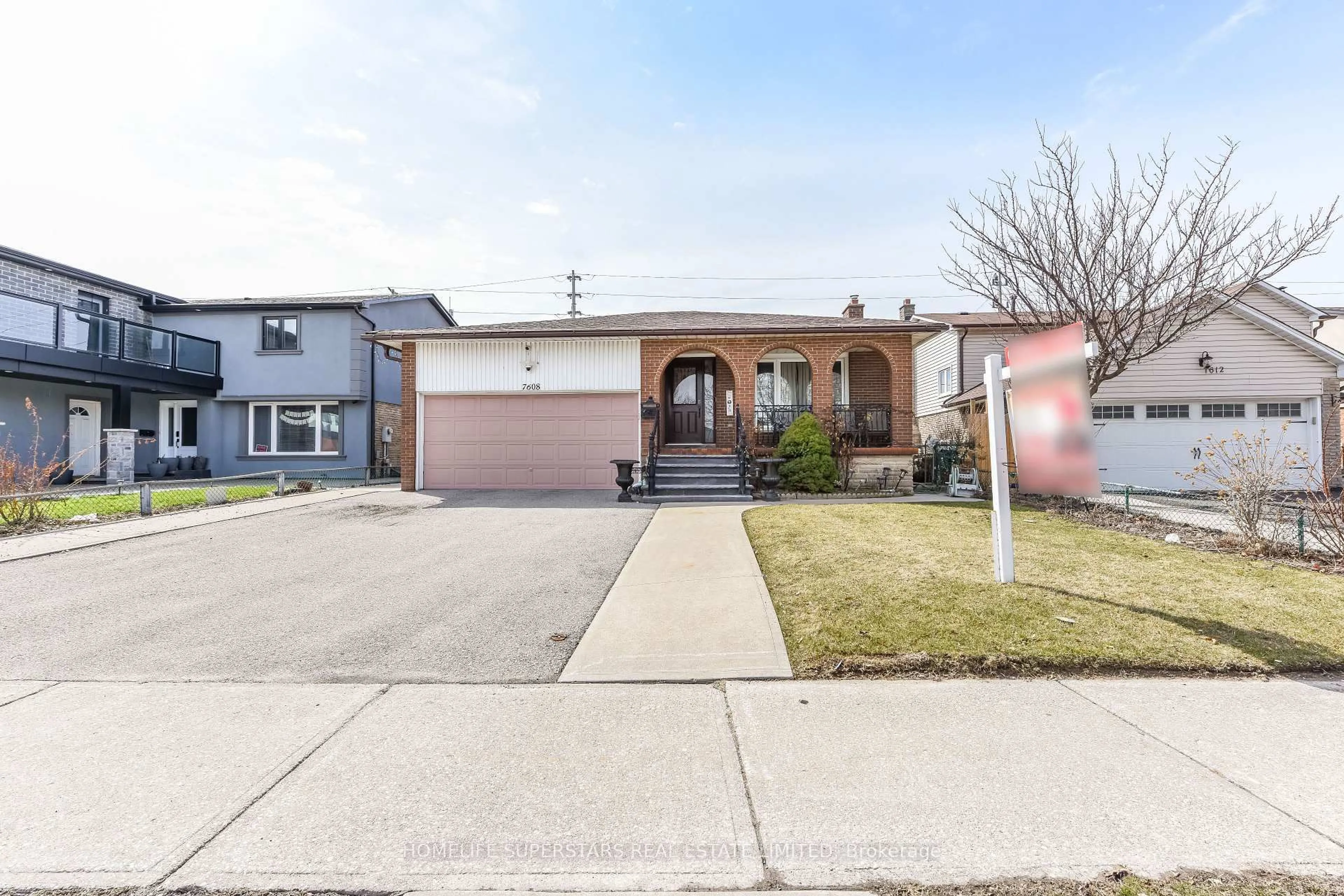 Home with brick exterior material, street for 7608 Benavon Rd, Mississauga Ontario L4T 3G3