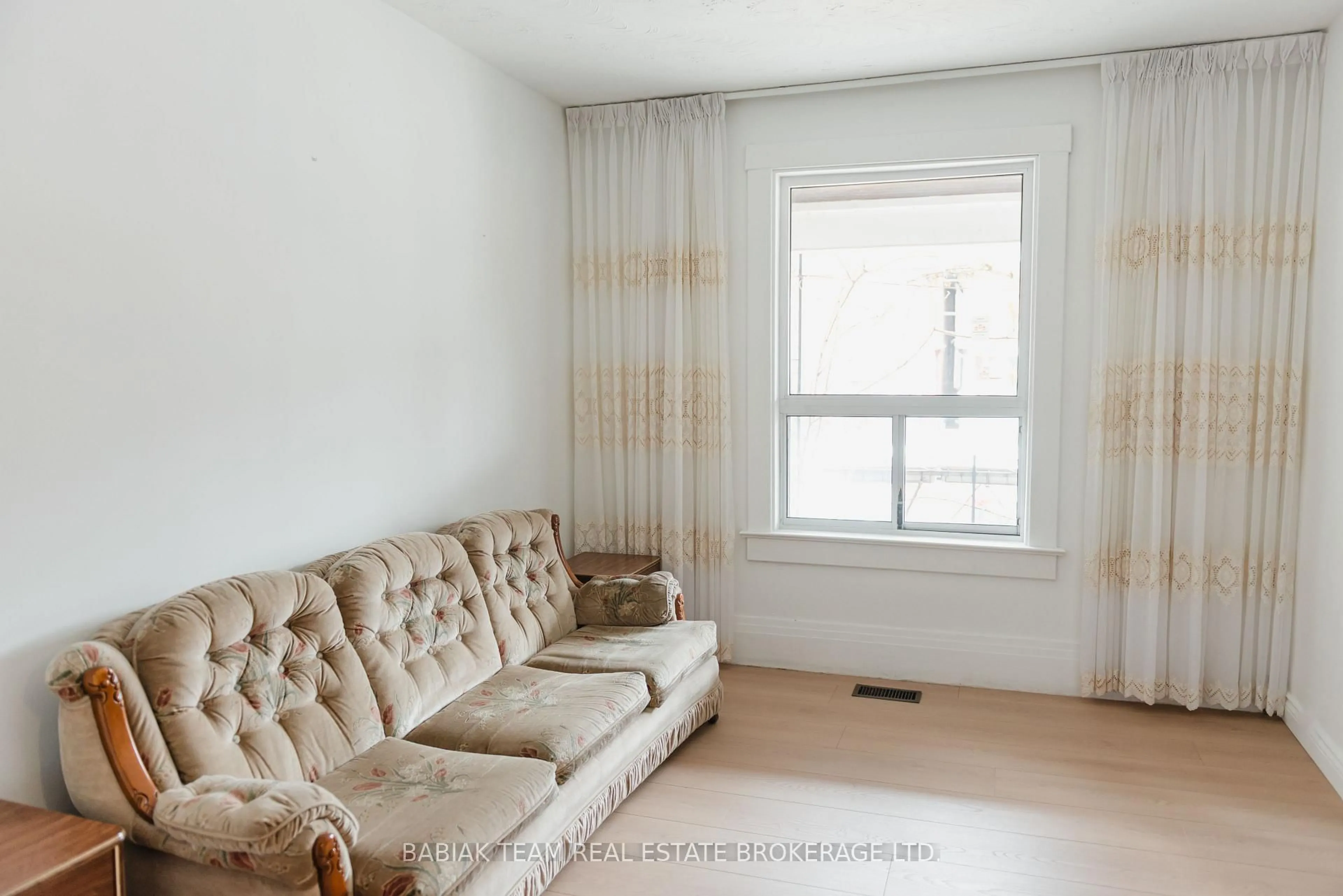 Living room with furniture, unknown for 582 Runnymede Rd, Toronto Ontario M6S 2Z7