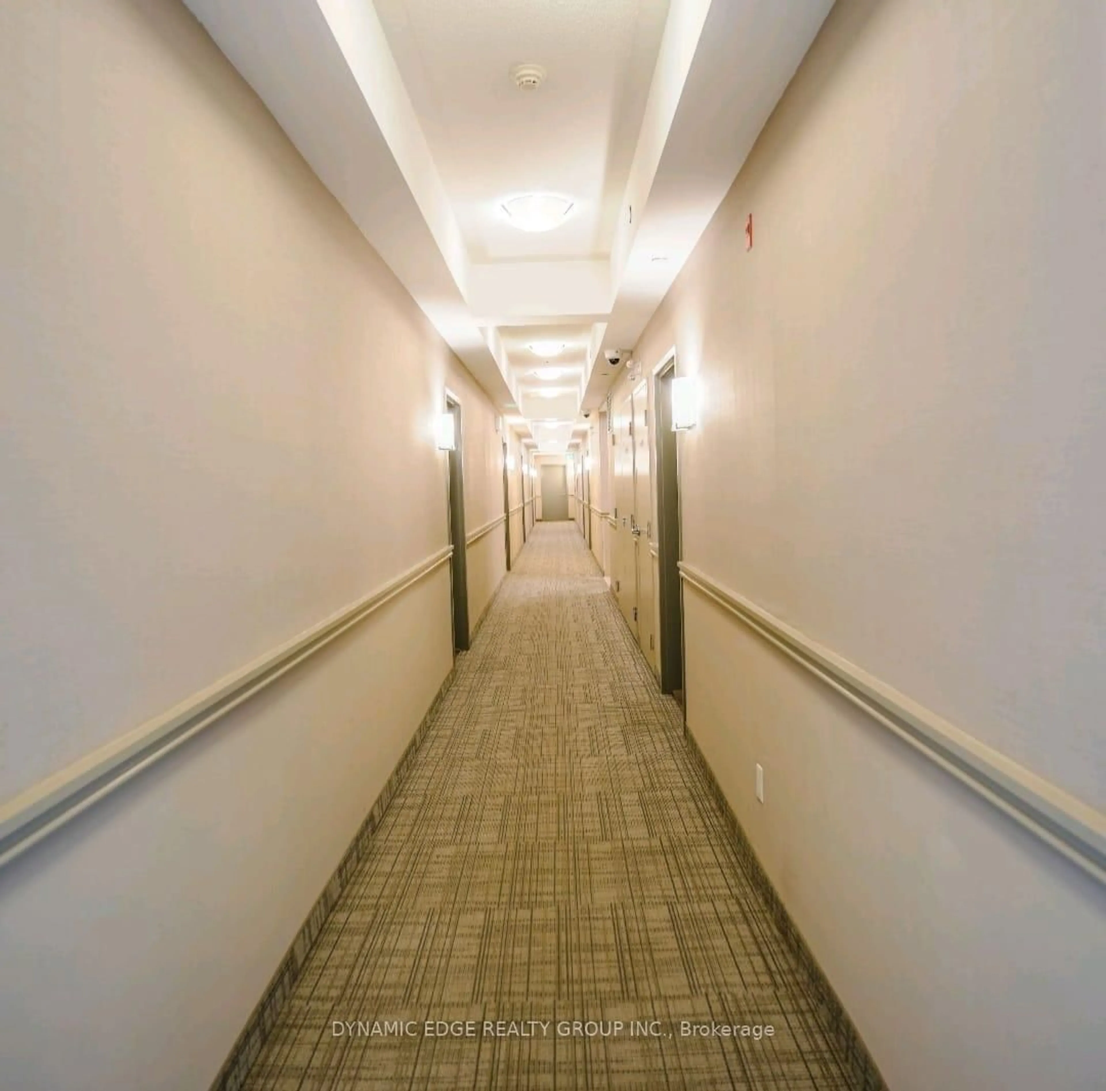 Indoor foyer for 54 Sky Harbour Dr #306, Brampton Ontario L6Y 6B9