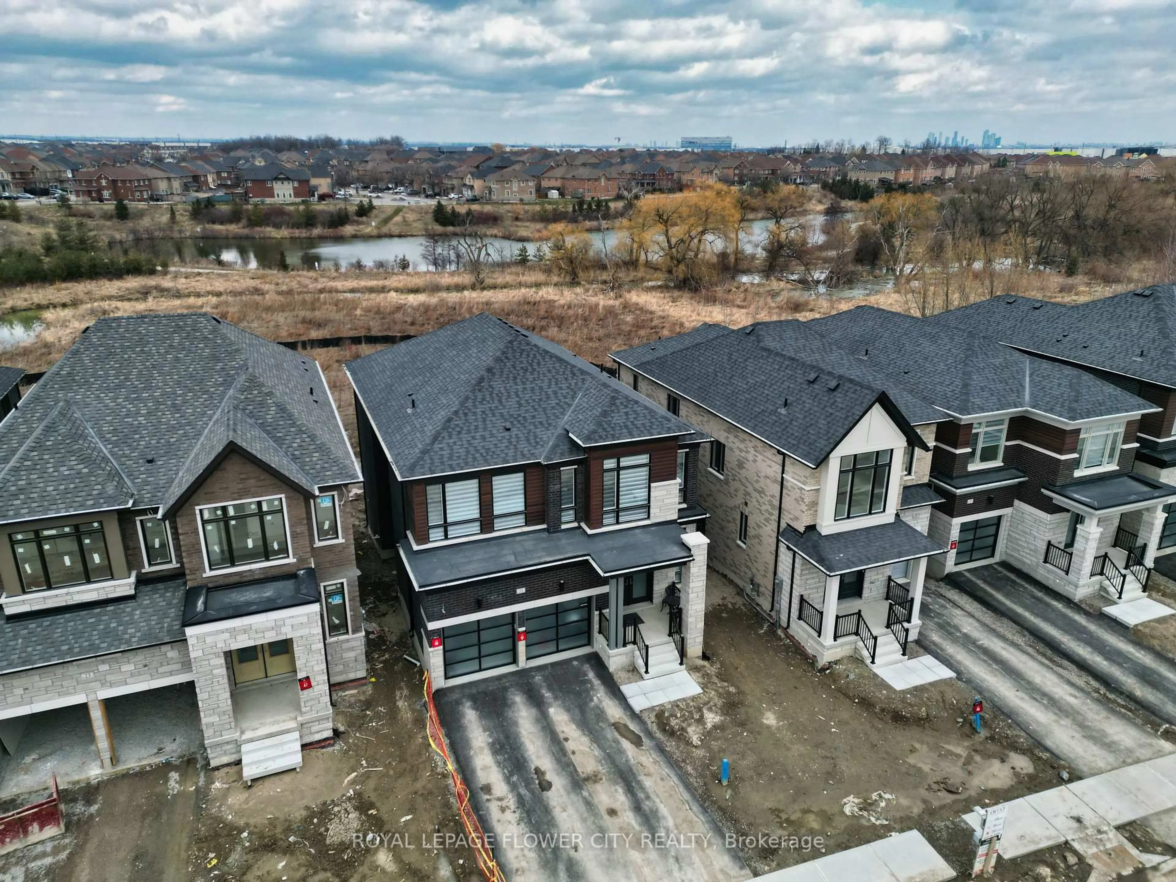 A pic from outside/outdoor area/front of a property/back of a property/a pic from drone, unknown for 21 Aveena Rd, Brampton Ontario L6P 0Z5
