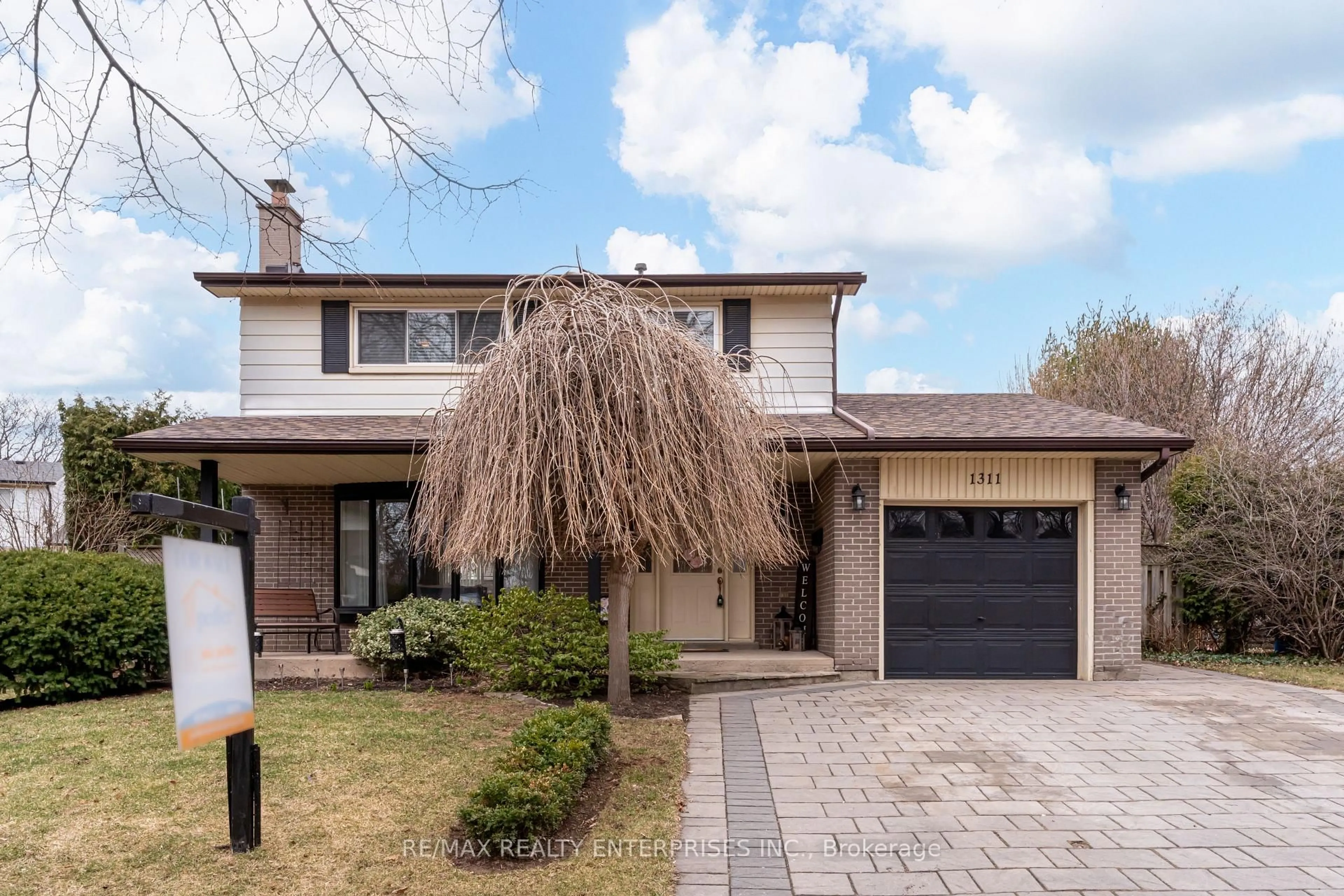 Home with brick exterior material, street for 1311 Aldridge Cres, Burlington Ontario L7M 1C5